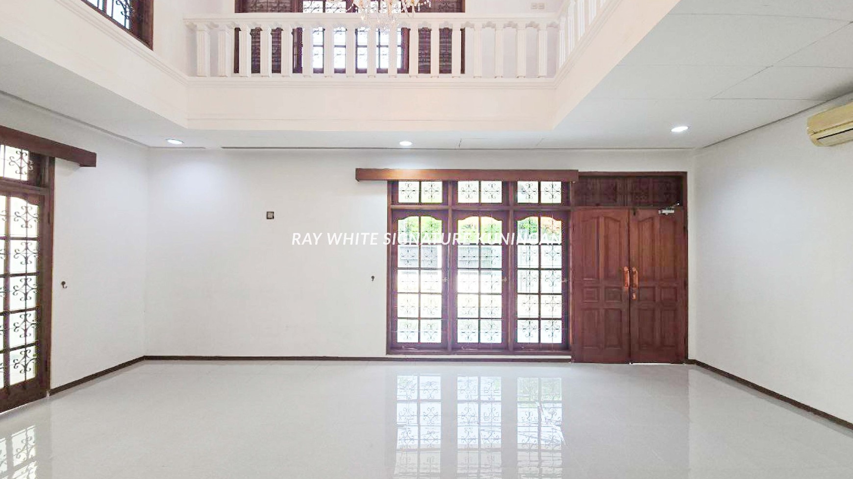 Rumah 2 Bangunan 2 Lantai Lokasi Prime Jl Panglima Polim 11