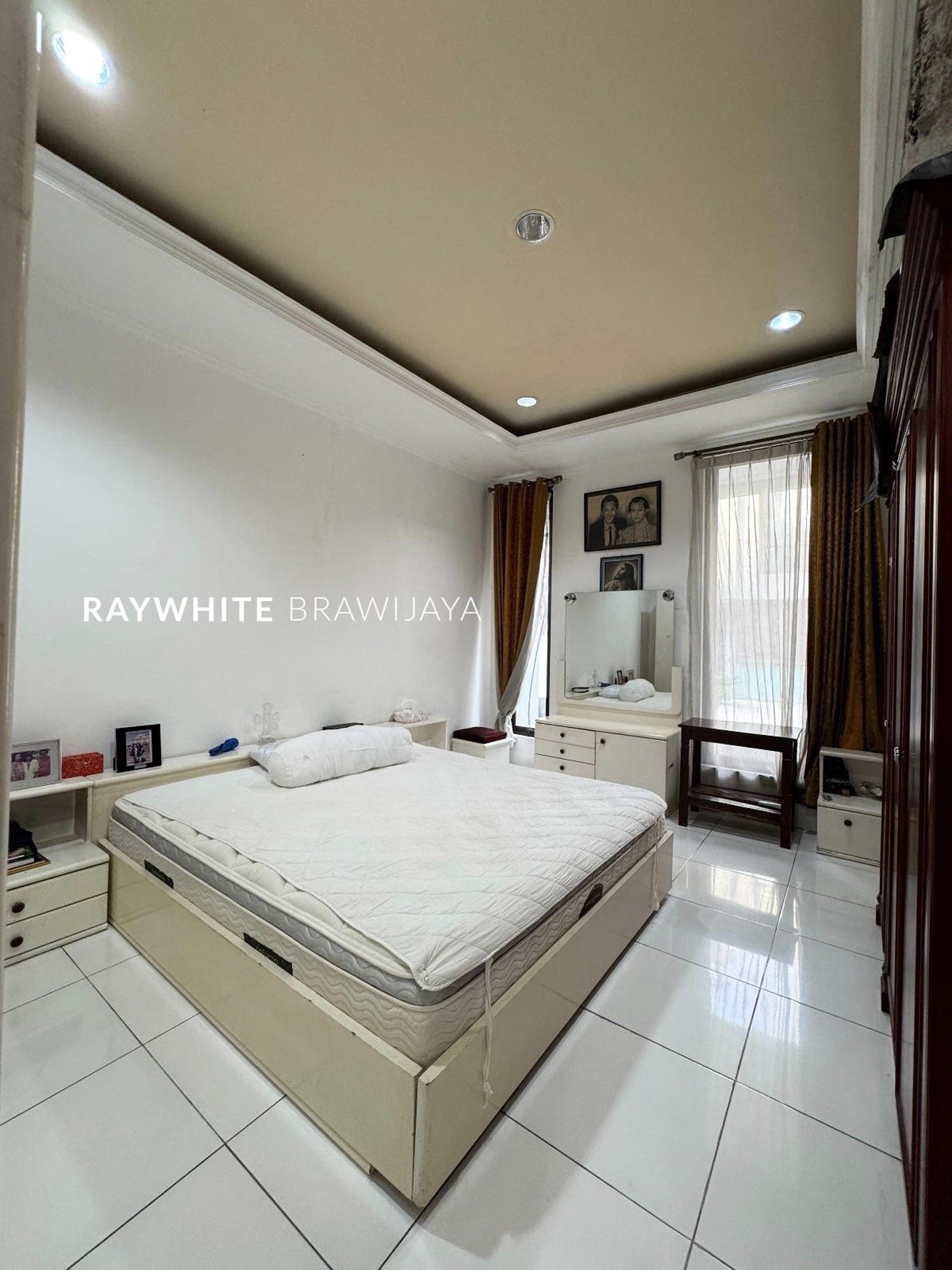 Rumah Dalam Cluster Lingkungan Tenang Area Kemang Utara