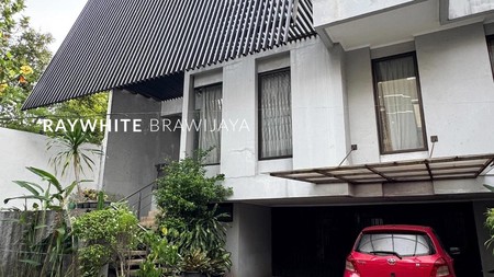 Rumah Dalam Cluster Lingkungan Tenang Area Kemang Utara