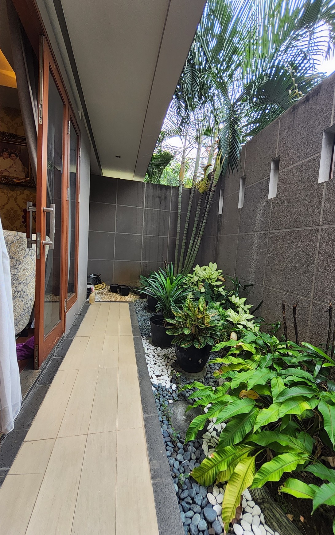 Rumah Mewah posisi Hook Siap Huni dan Asri di Kebayoran Essence Bintaro Sektor 7
