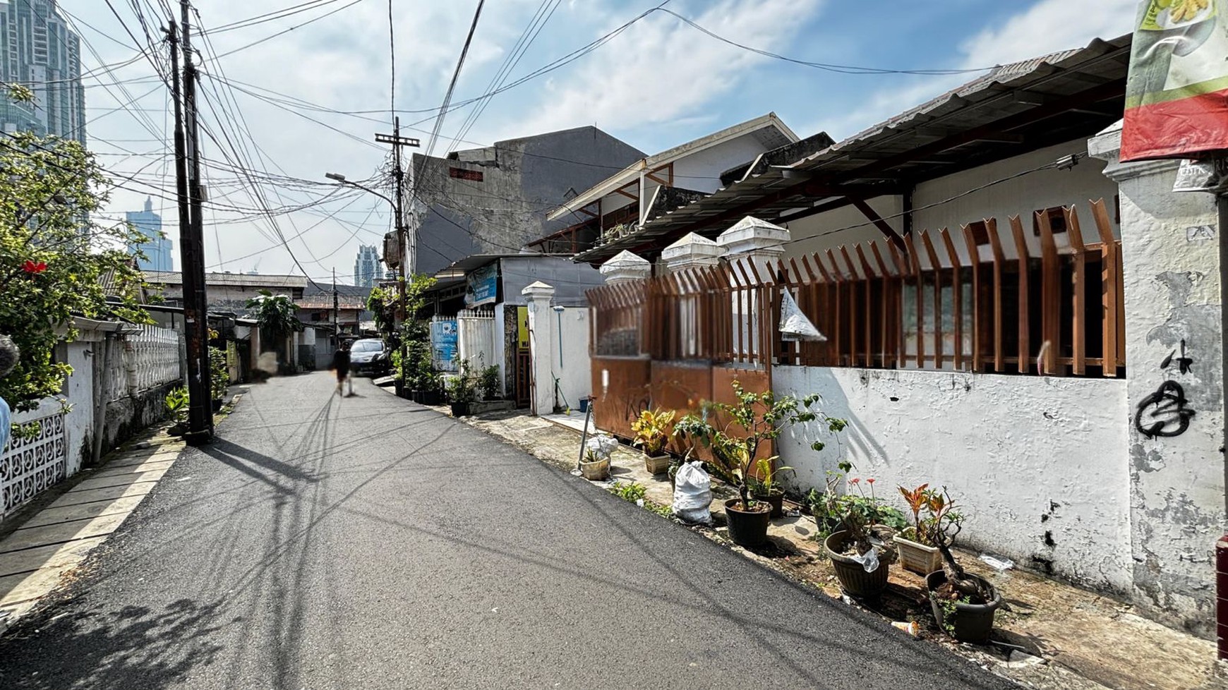 Rumah Terawat Akses 2 Mobil Bonus 13 Kontrakan, Di Karet Setiabudi, Hanya 5 Menit Ke Jl. Jend Sudirman