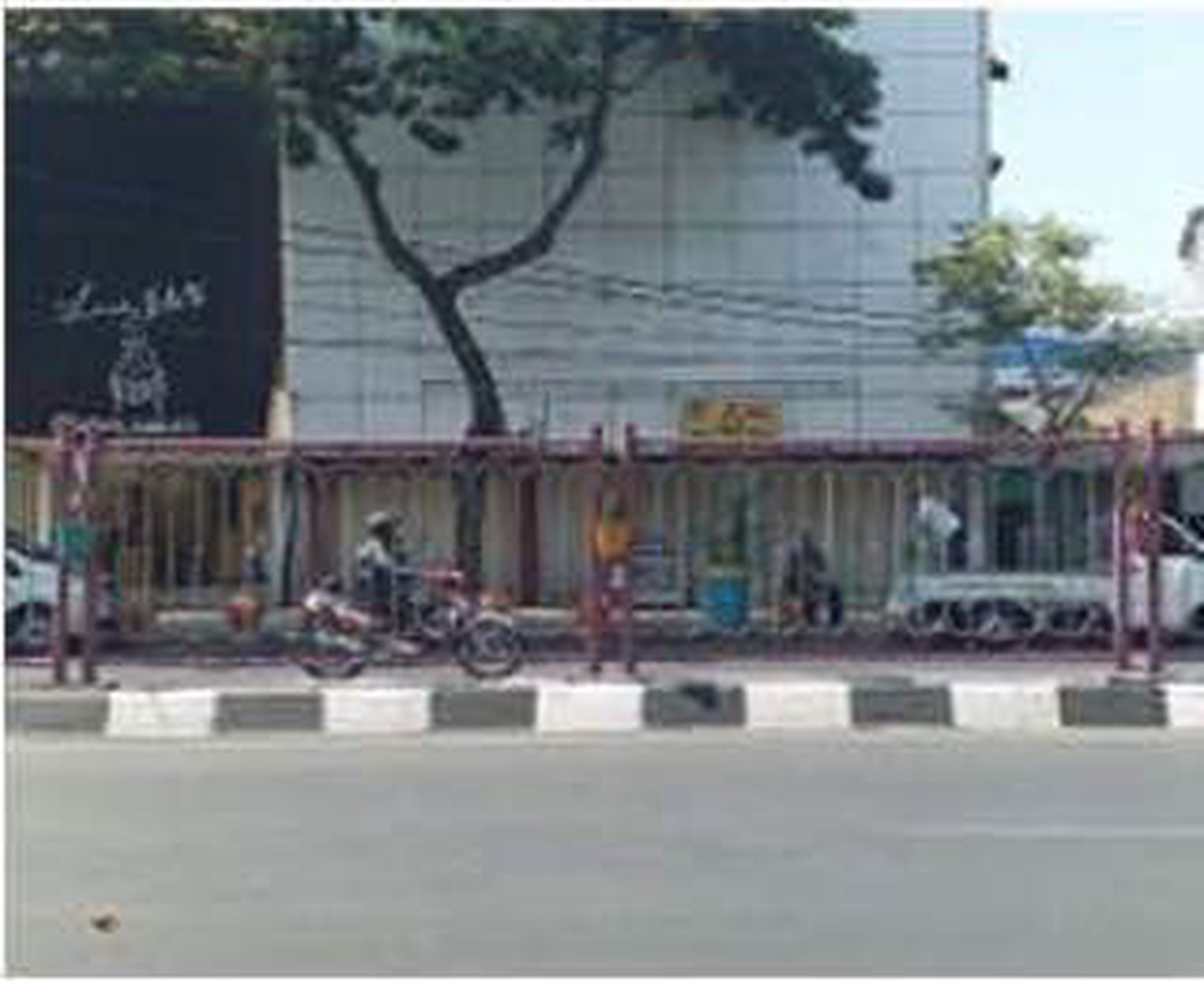 Dijual Gedung Cocok Untuk Showroom di Jl. Urip Sumoharjo, Surabaya