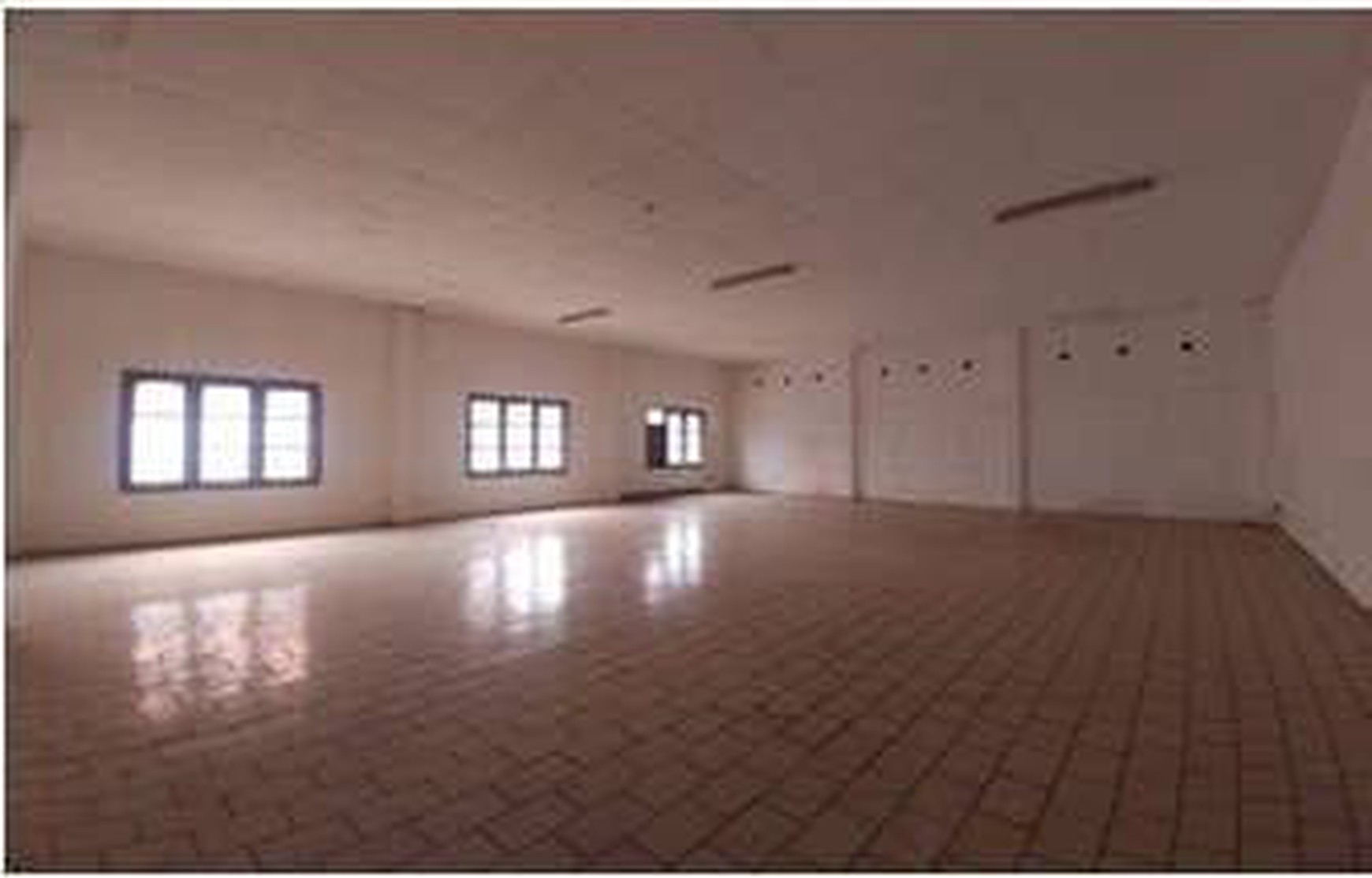 Dijual Gedung Cocok Untuk Showroom di Jl. Urip Sumoharjo, Surabaya
