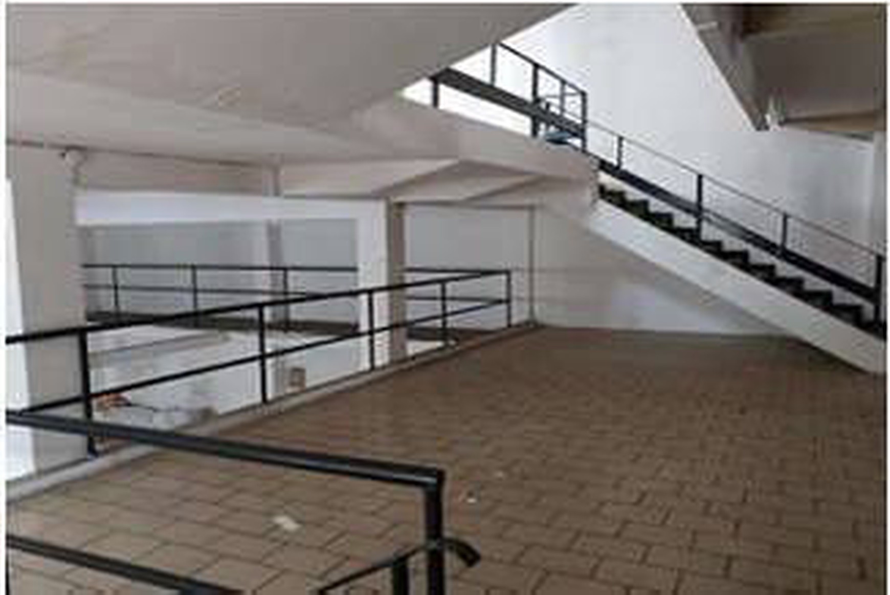 Dijual Gedung Cocok Untuk Showroom di Jl. Urip Sumoharjo, Surabaya