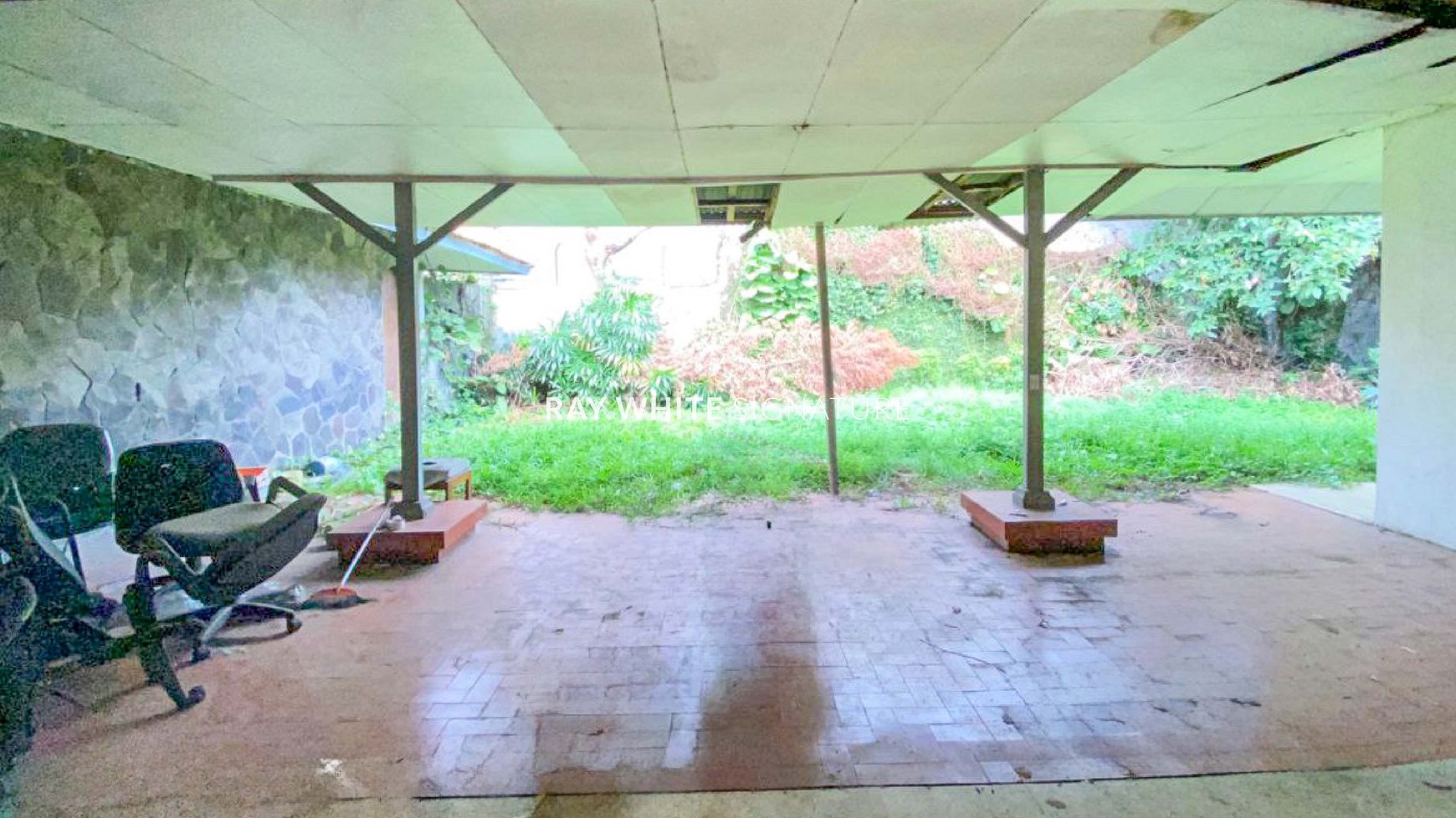 Rumah Tua Cocok Untuk Bisnis di Jl Jatiwaringin Raya