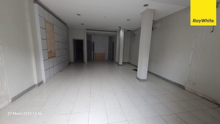 Disewakan Ruko 3 lantai di Jl Raden Saleh Surabaya Pusat