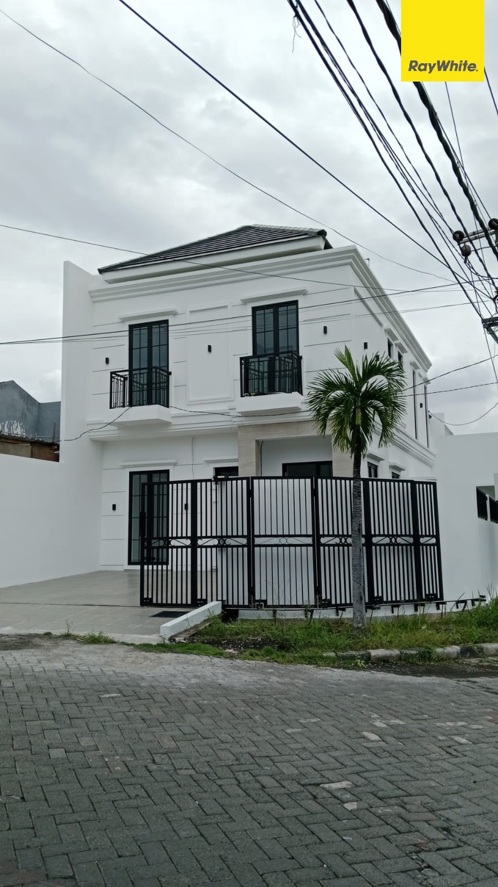 Dijual Rumah 2 lantai Hook di Sutorejo Timur Surabaya
