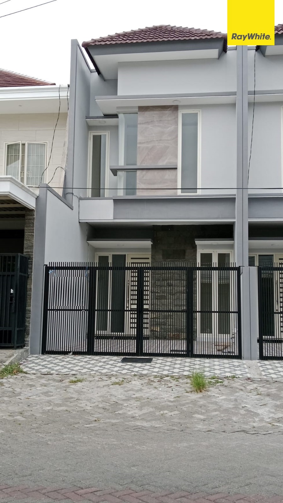 Dijual Rumah 2 lantai di Sutorejo Utara Surabaya