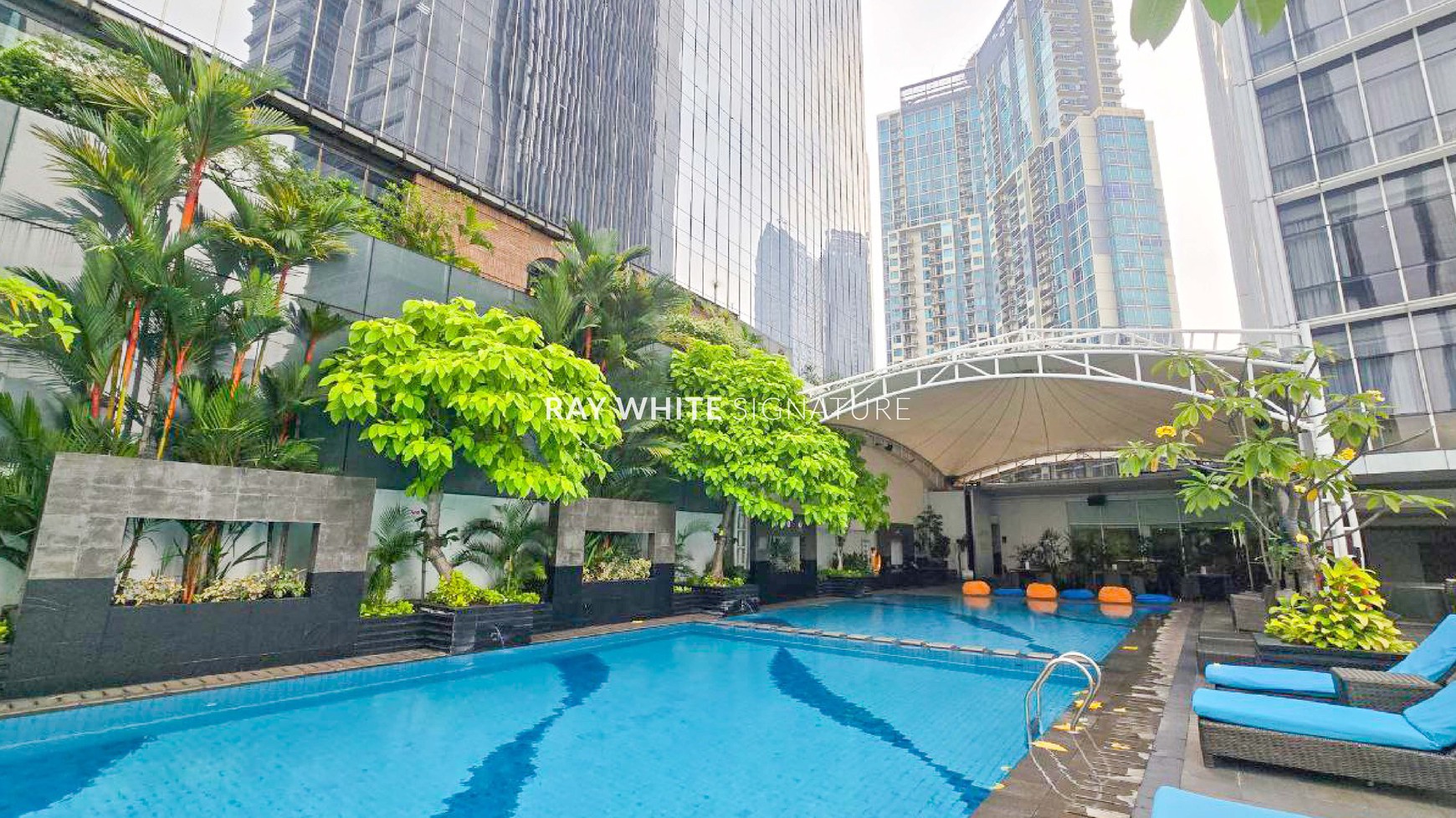 Oakwood Premier Apartemens High Floor at Mega Kuningan