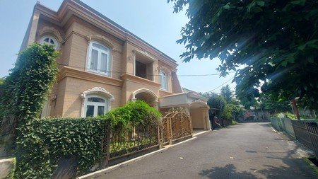 Rumah Mewah Full Furnish di Daerah Kebayoran Baru - Gandaria Utara