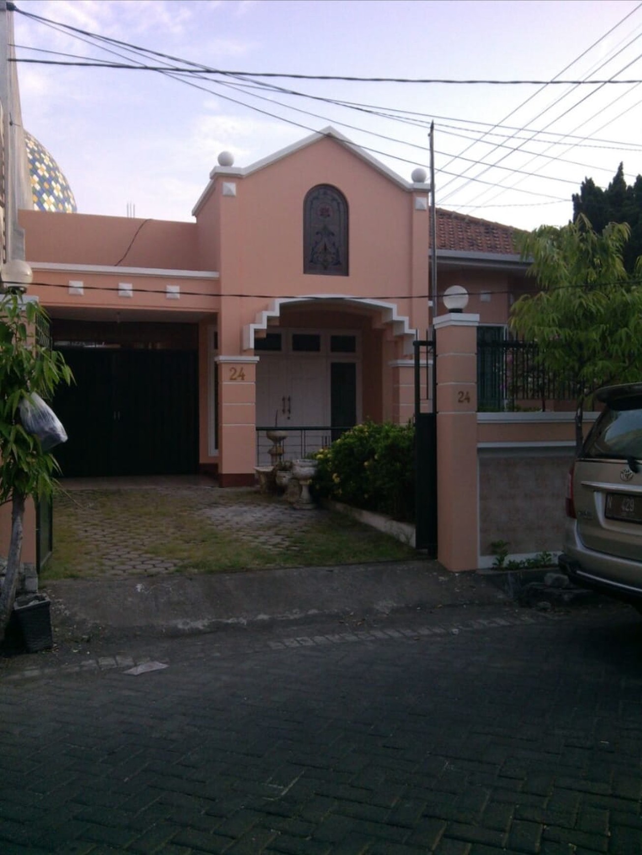 Dijual rumah di Dukuh Pakis Surabaya