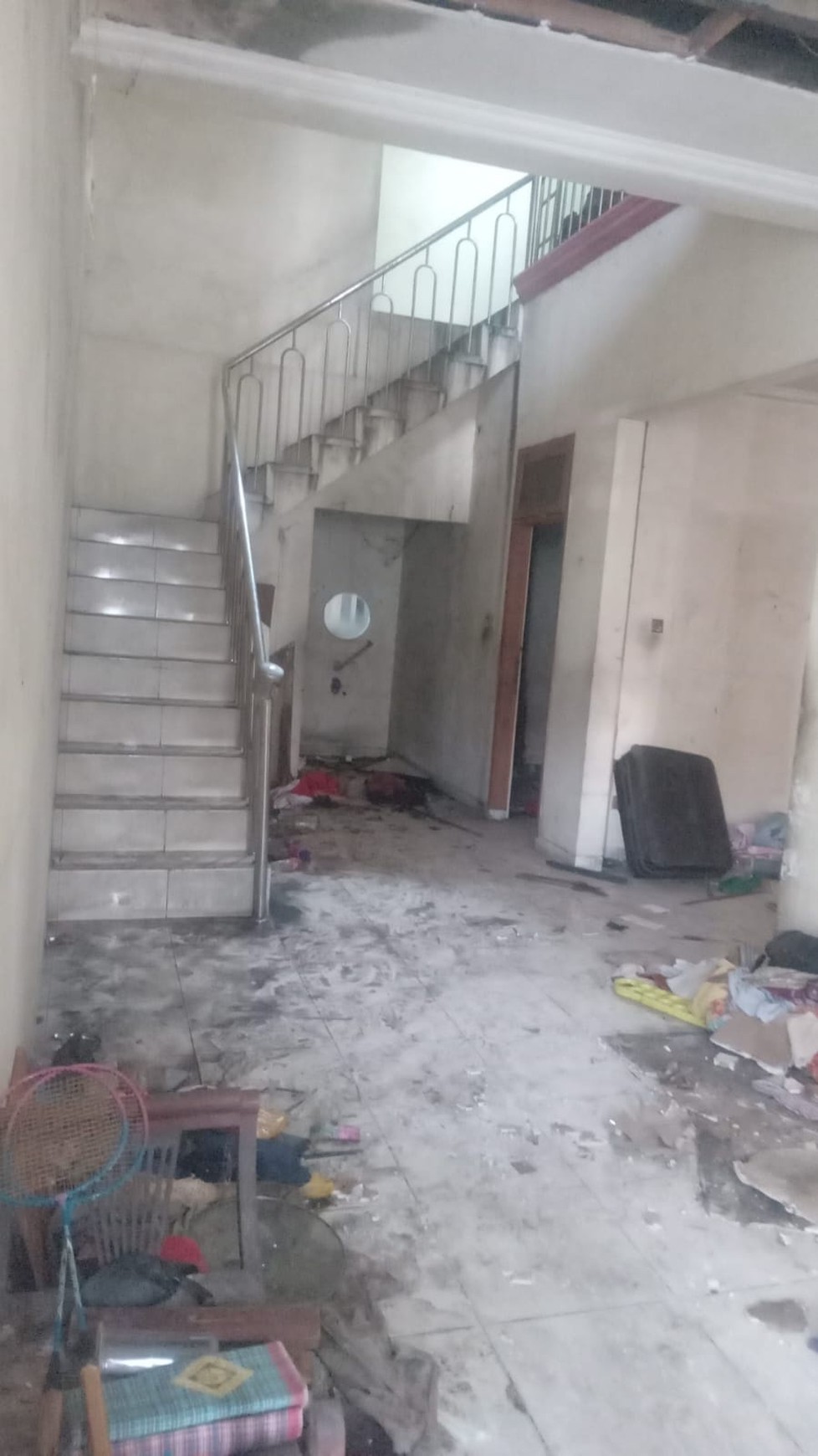 Di jual cepat rumah 2 lantai di jalan duri raya Kebun Jeruk Jakarta Barat
