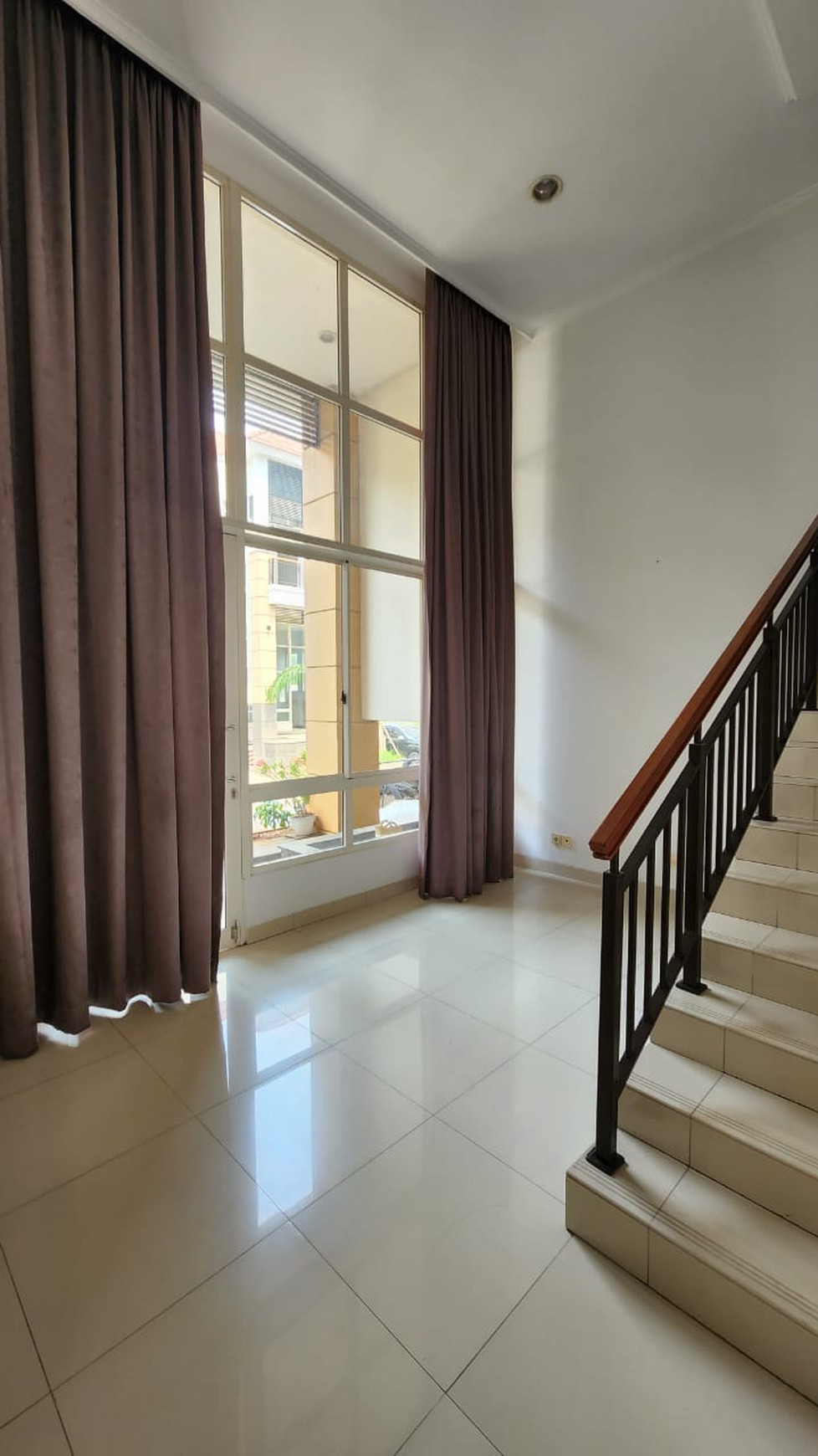 Disewa Town House Ancol Mansion Semi Furnished