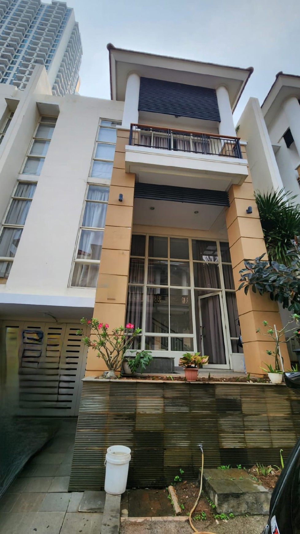 Disewa Town House Ancol Mansion Semi Furnished