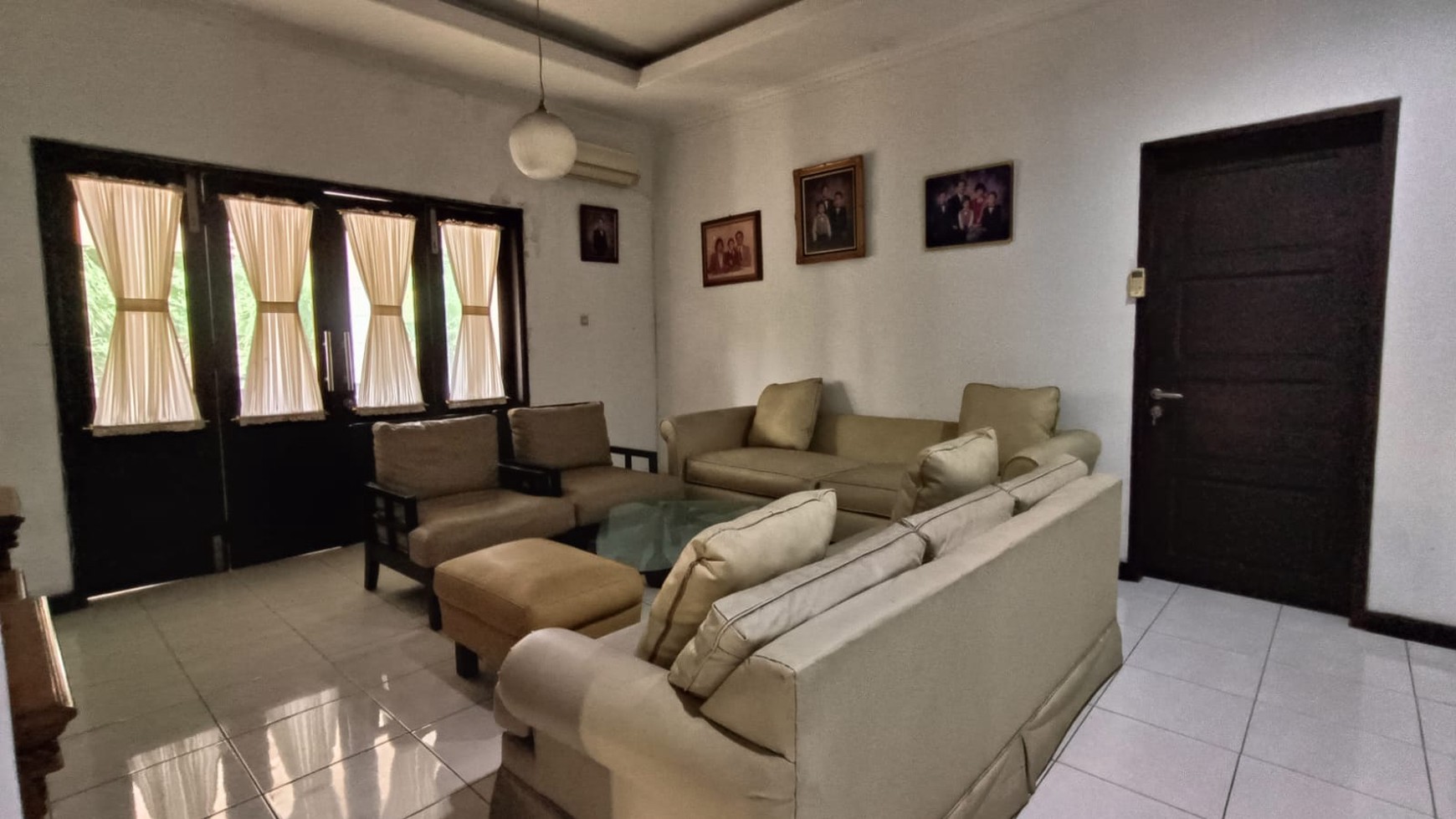 Rumah lokasi asri Posisi Hook di Graha Taman Bintaro