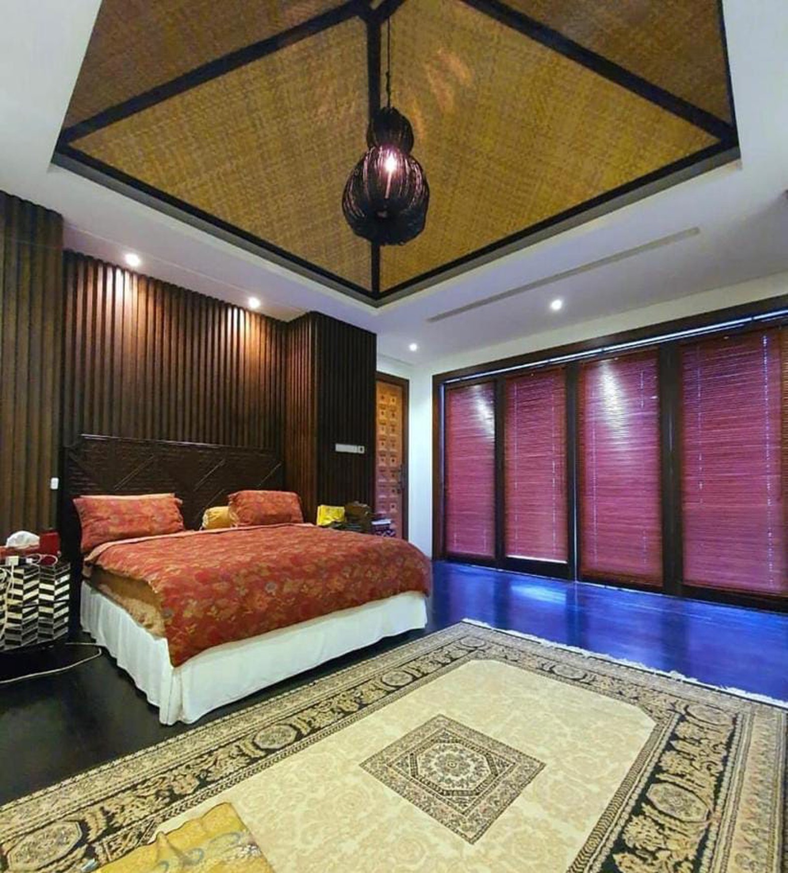 Rumah Luas SHM 3 Lantai Mewah di Tengah Kota @Jakarta Selatan