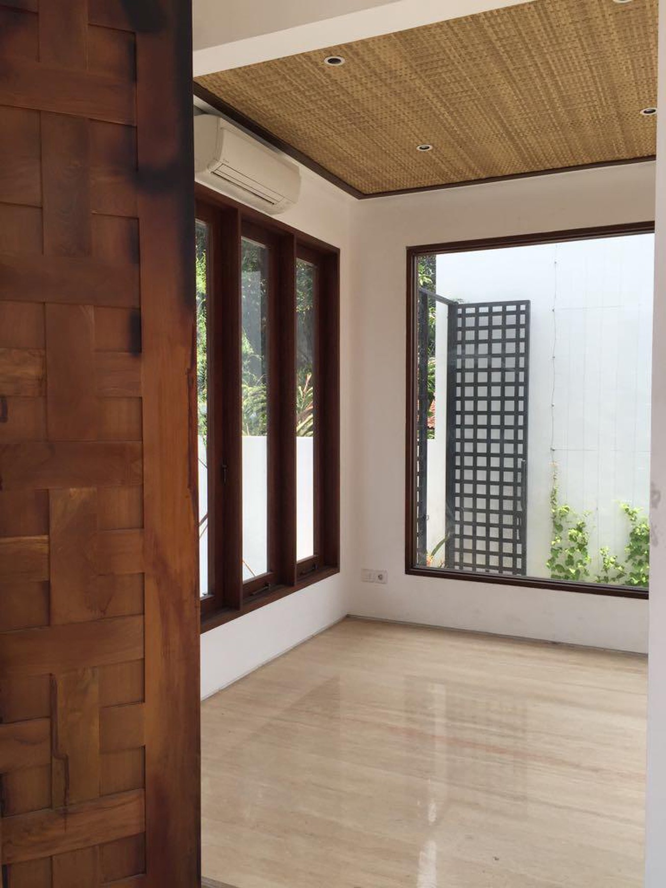 Rumah Luas SHM 3 Lantai Mewah di Tengah Kota @Jakarta Selatan