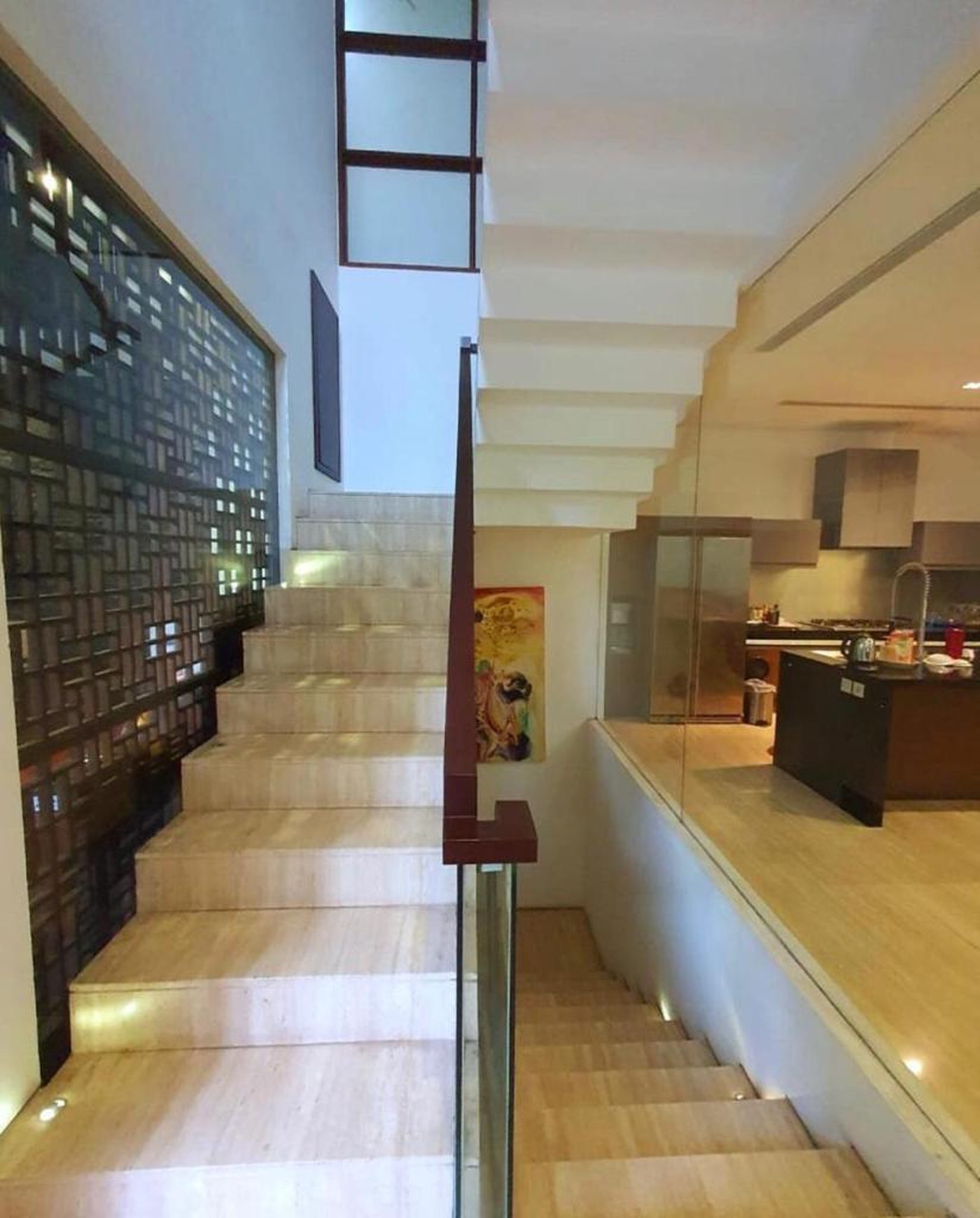 Rumah Luas SHM 3 Lantai Mewah di Tengah Kota @Jakarta Selatan