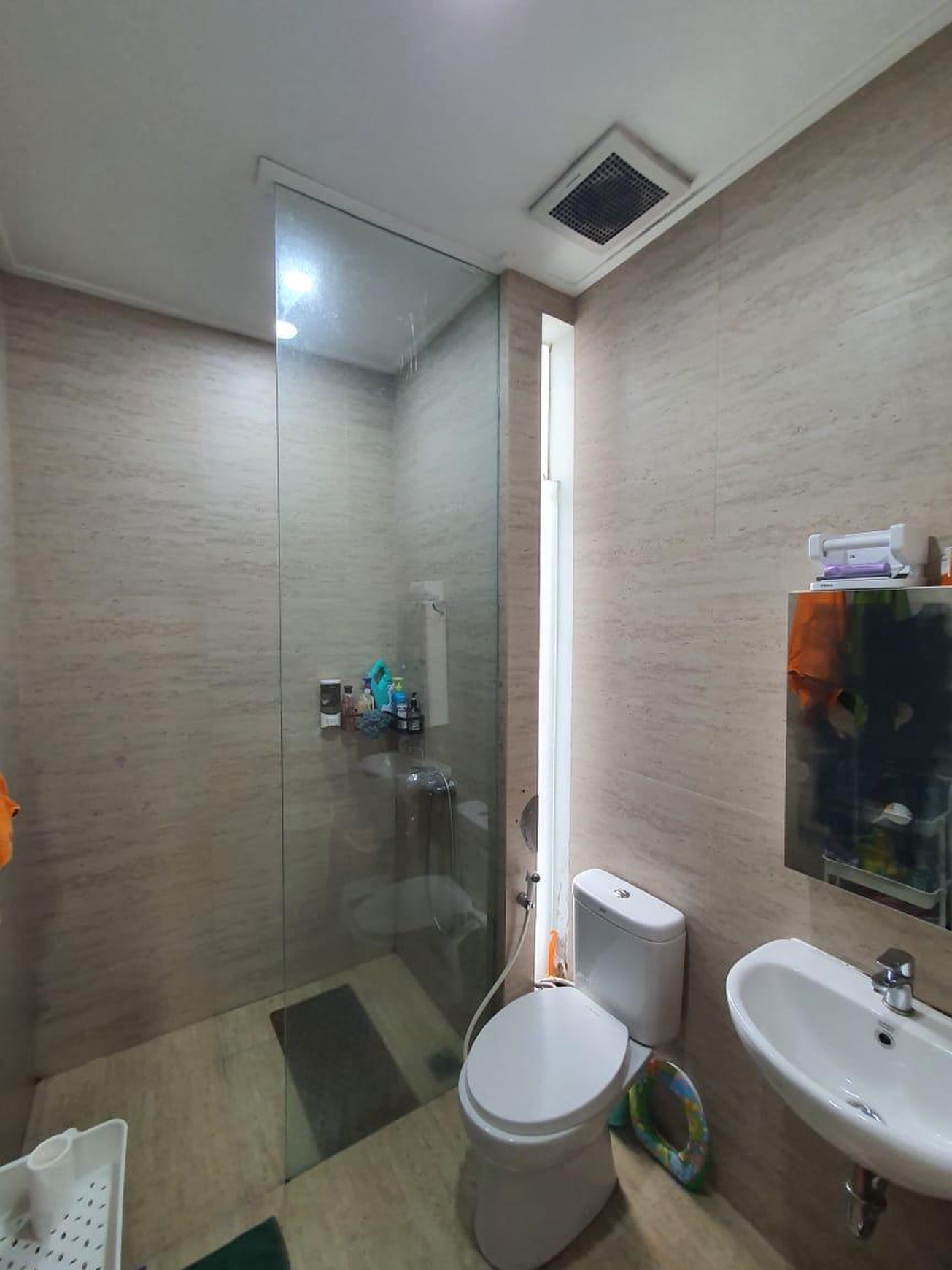 Rumah Modern Minimalis di Discovery Altezza Bintaro