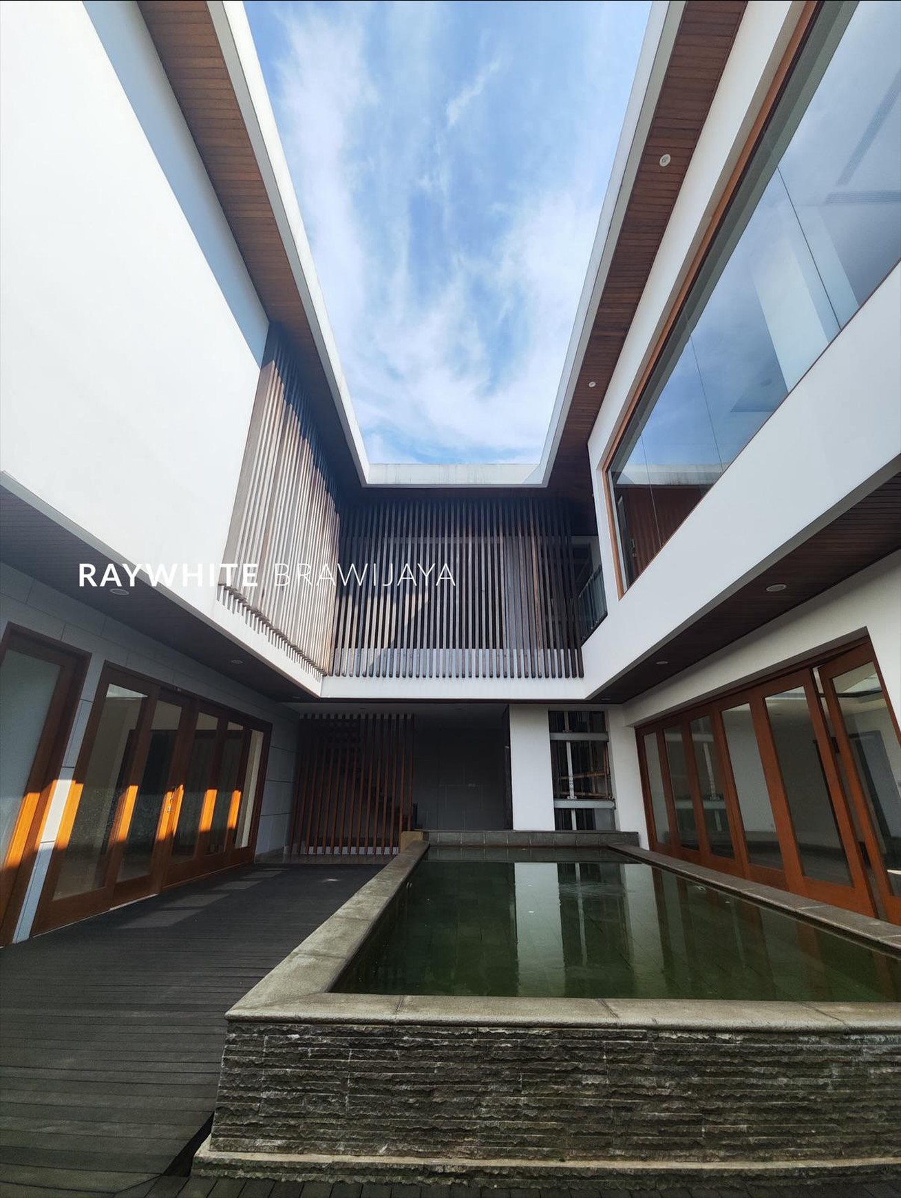 Rumah Mewah Siap Huni Area Pondok Indah Gedung Hijau