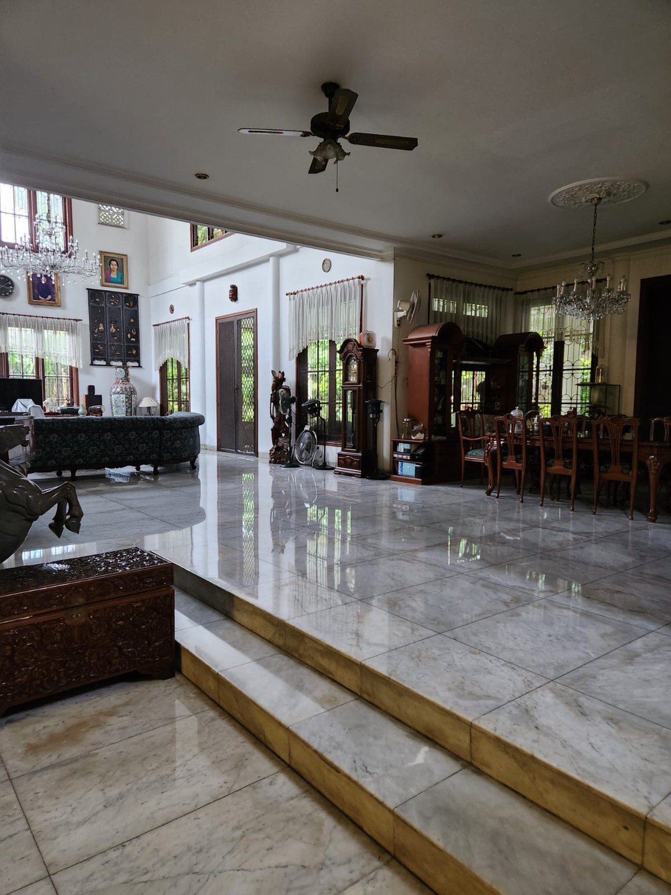 DIJUAL: Rumah Lama, Siap Huni & Terawat di Villa Cinere Mas.