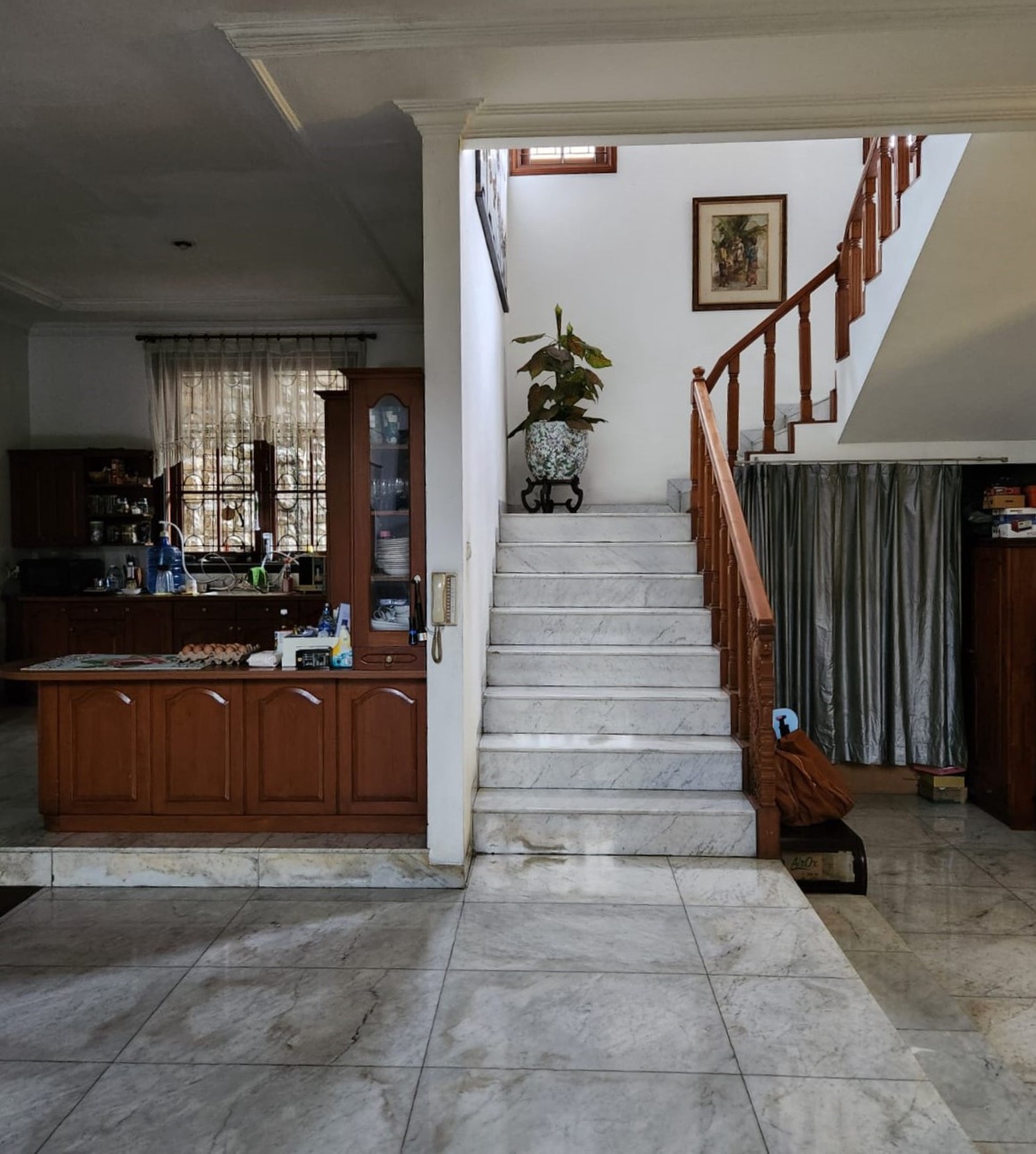 DIJUAL: Rumah Lama, Siap Huni & Terawat di Villa Cinere Mas.