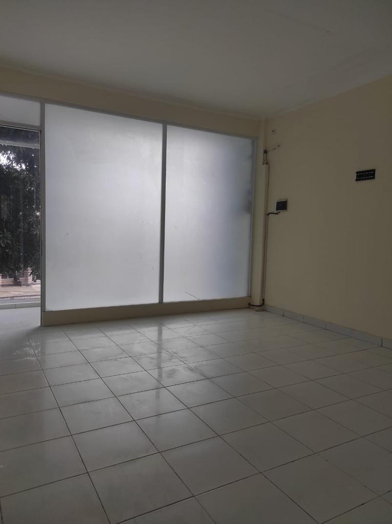 Ruko 2½ Lantai di Centra Kemang Utara Jakarta Selatan
