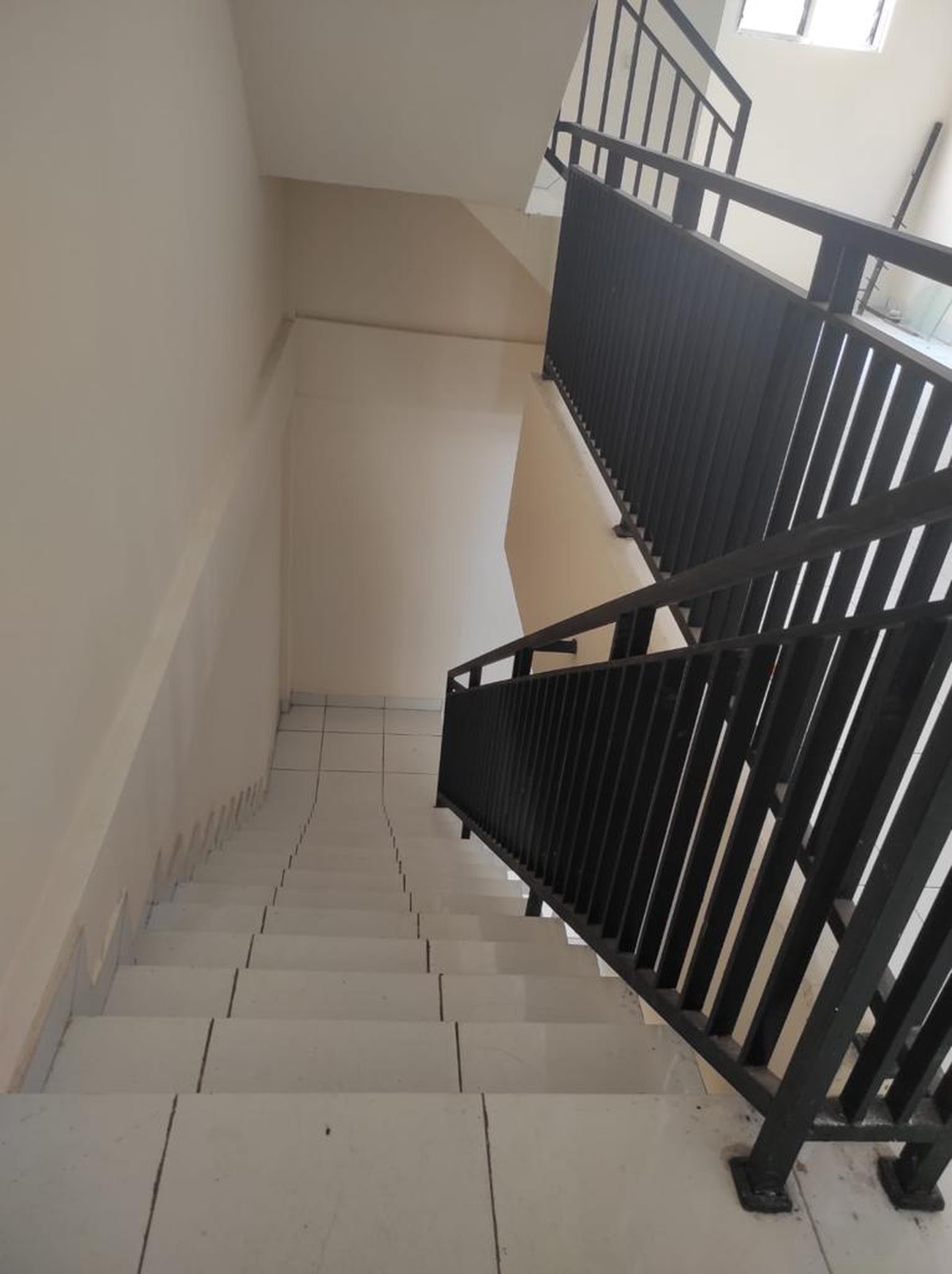 Ruko 2½ Lantai di Centra Kemang Utara Jakarta Selatan