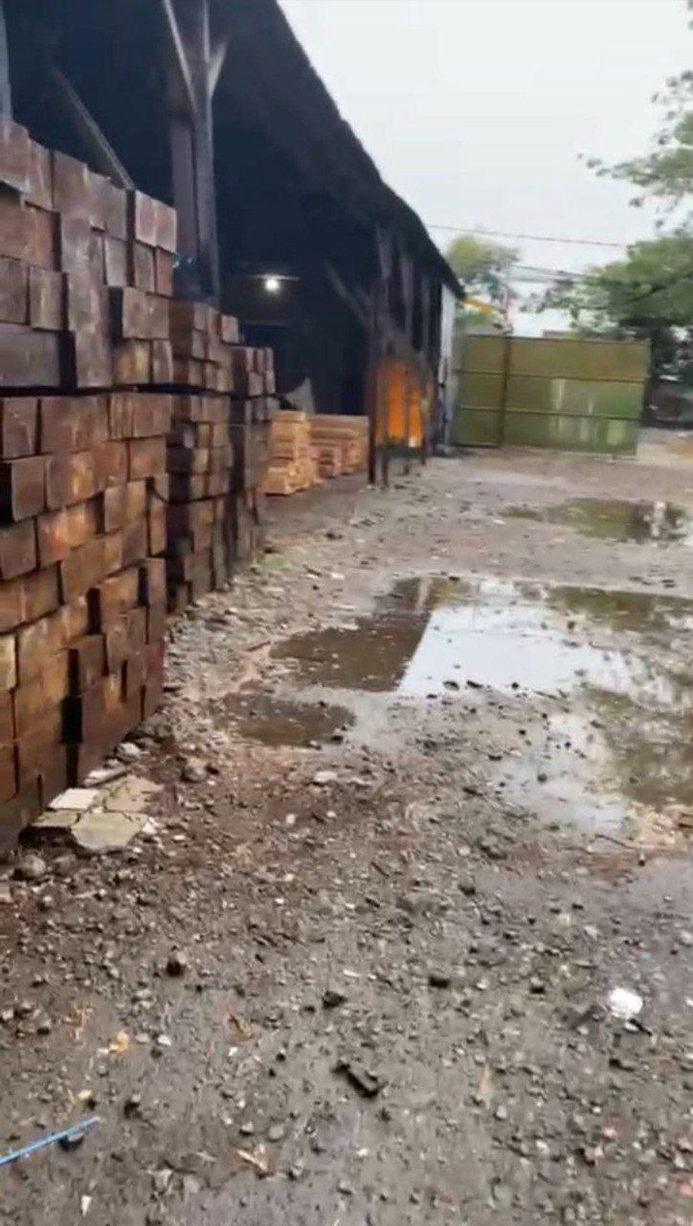 Dijual Gudang di Jl Raya Bibis, Tandes, Surabaya