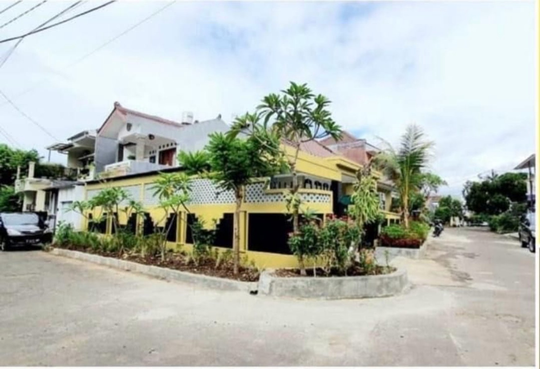 Rumah Hoek di Villa Bintaro Indah, Jombang