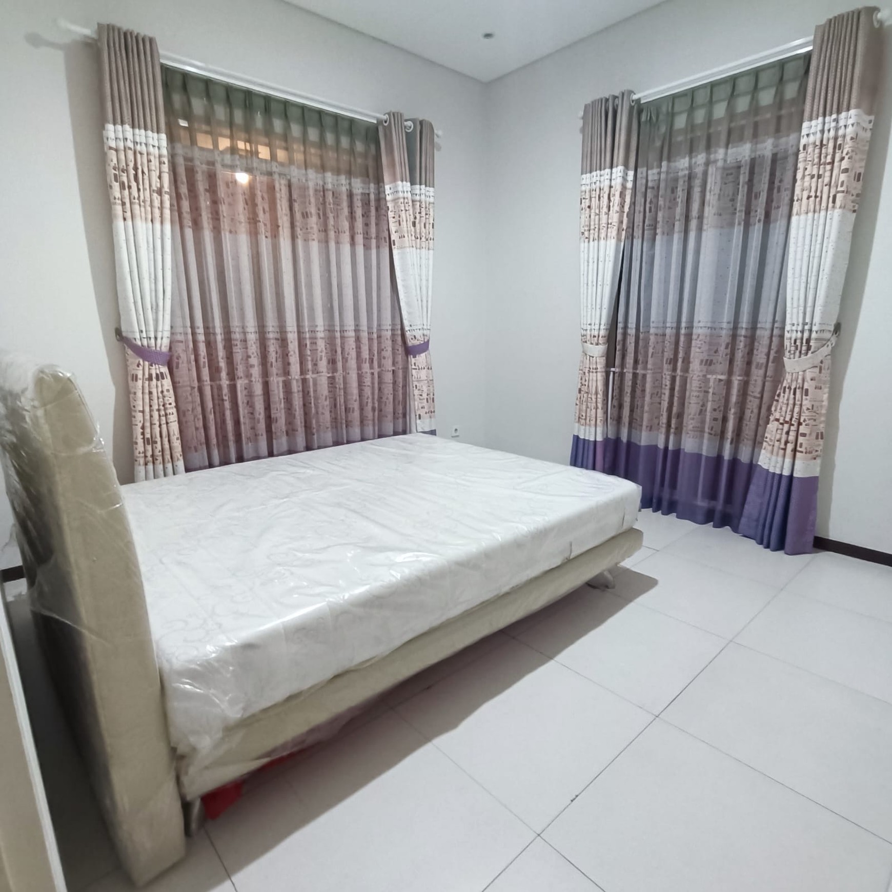 Rumah Bagus di Kota baru Parahyangan DiJUAL full furnished, Hook