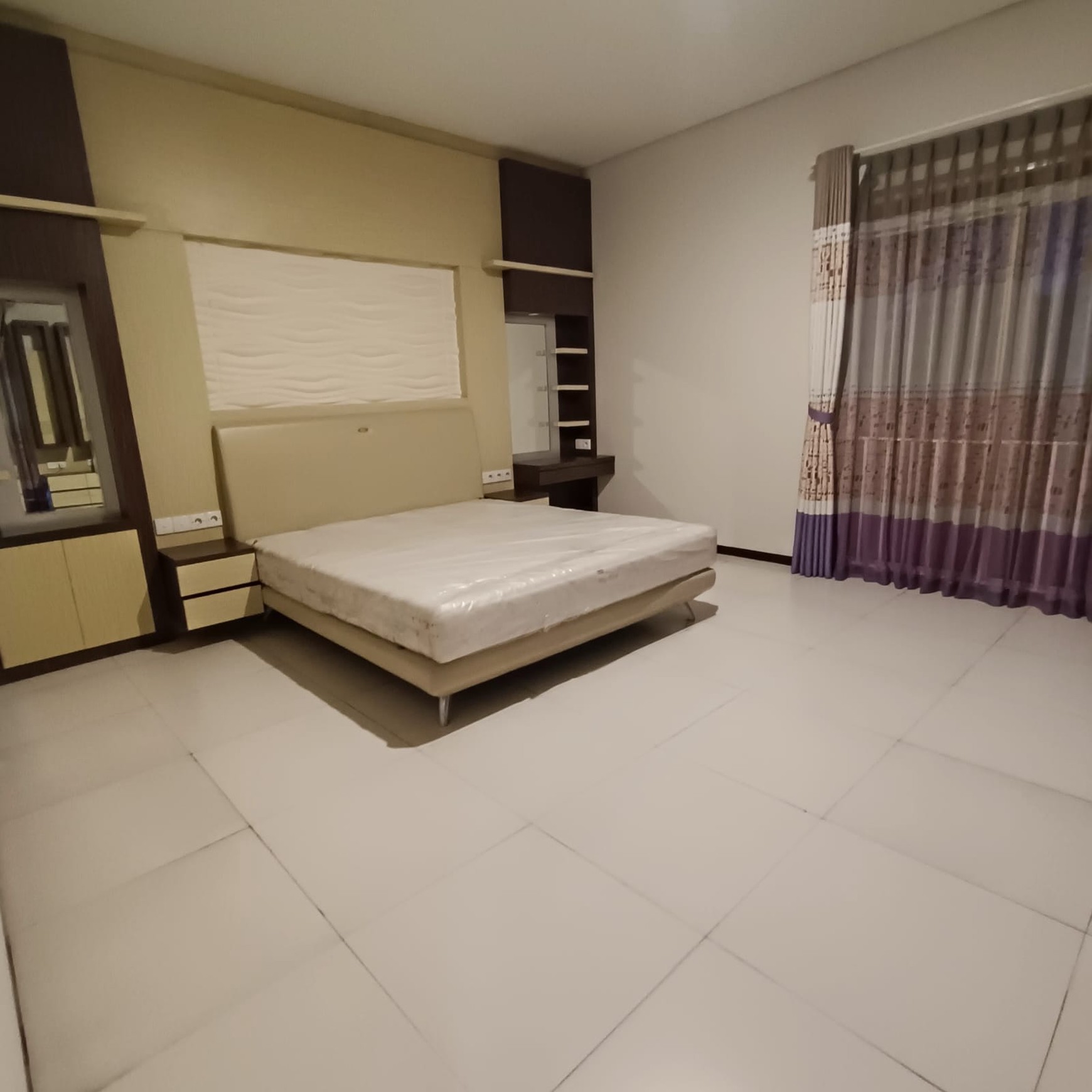 Rumah Bagus di Kota baru Parahyangan DiSewakan full furnished, Hook