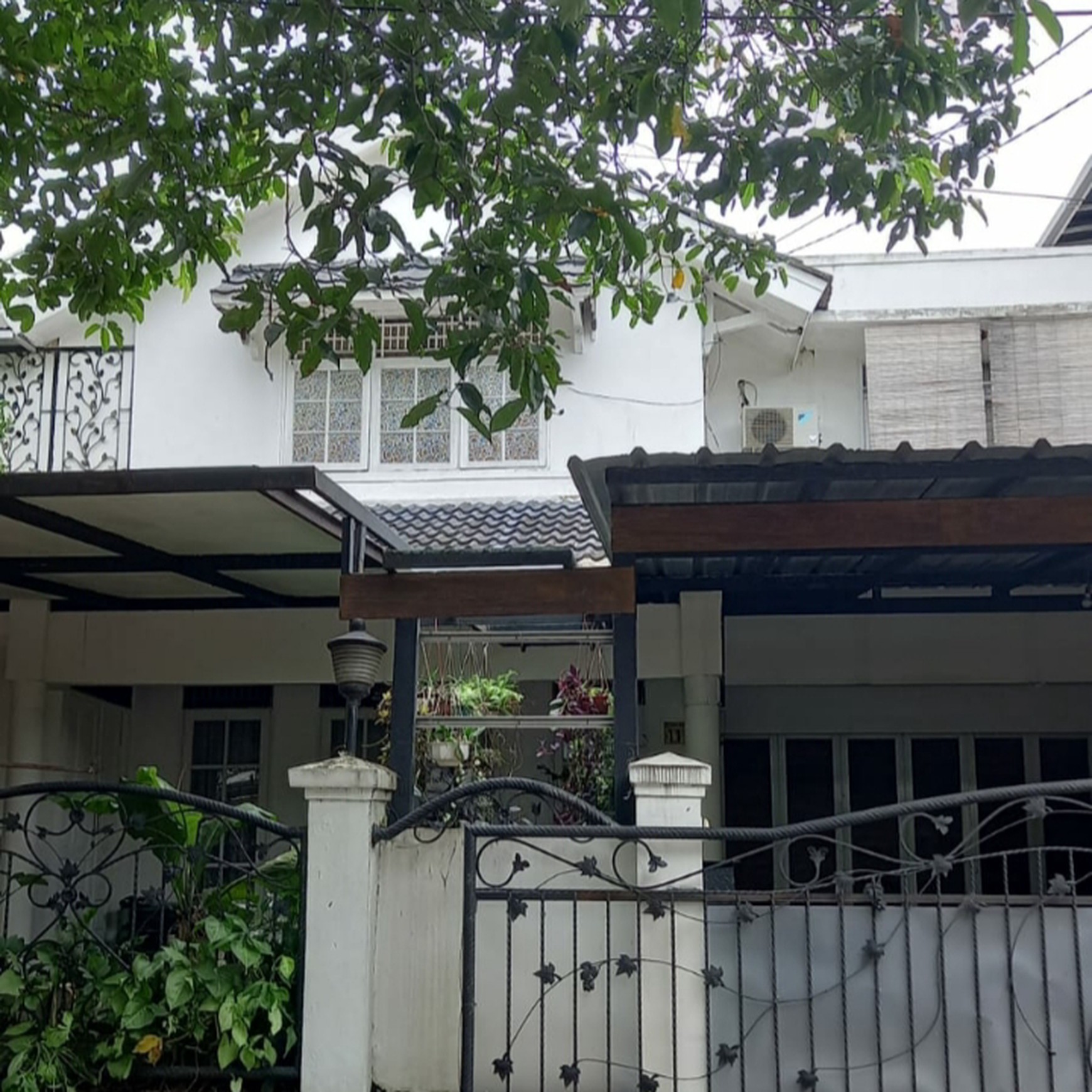 Rumah nyaman di Bintaro dekat ke Bintaro XChange Mall.
