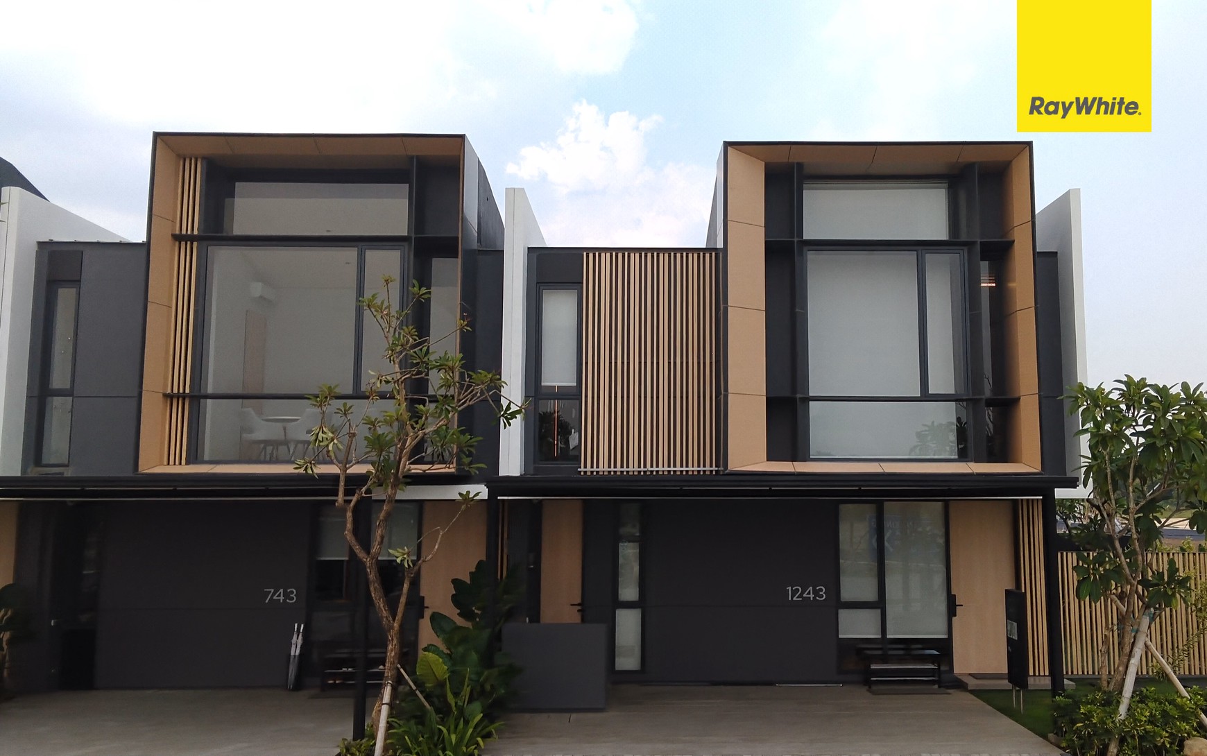 Rumah Dijual Selangkah ke Lakarsantri Surabaya