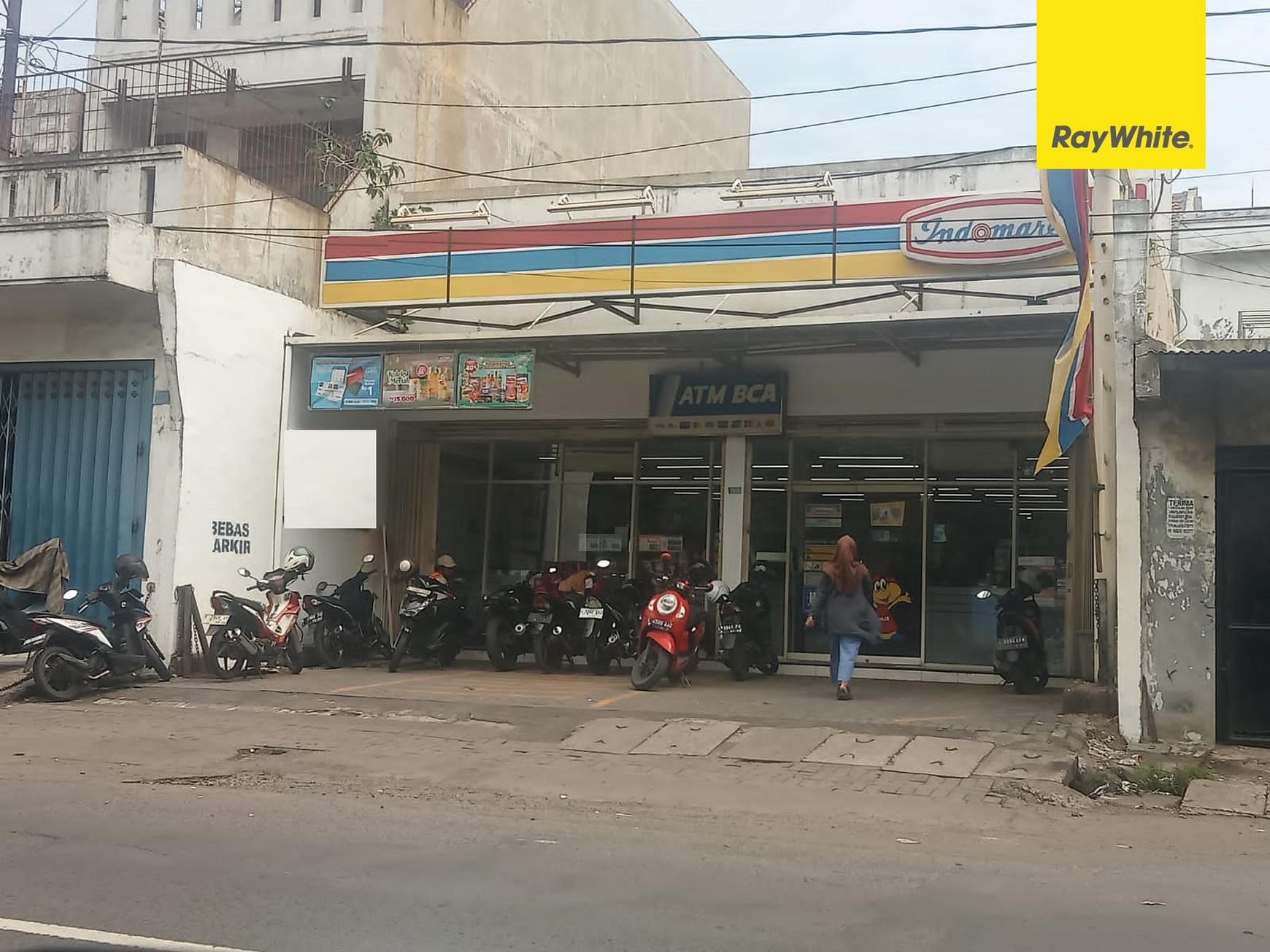 Dijual Ruko Area Komersial di Jalan Tidar Surabaya Pusat
