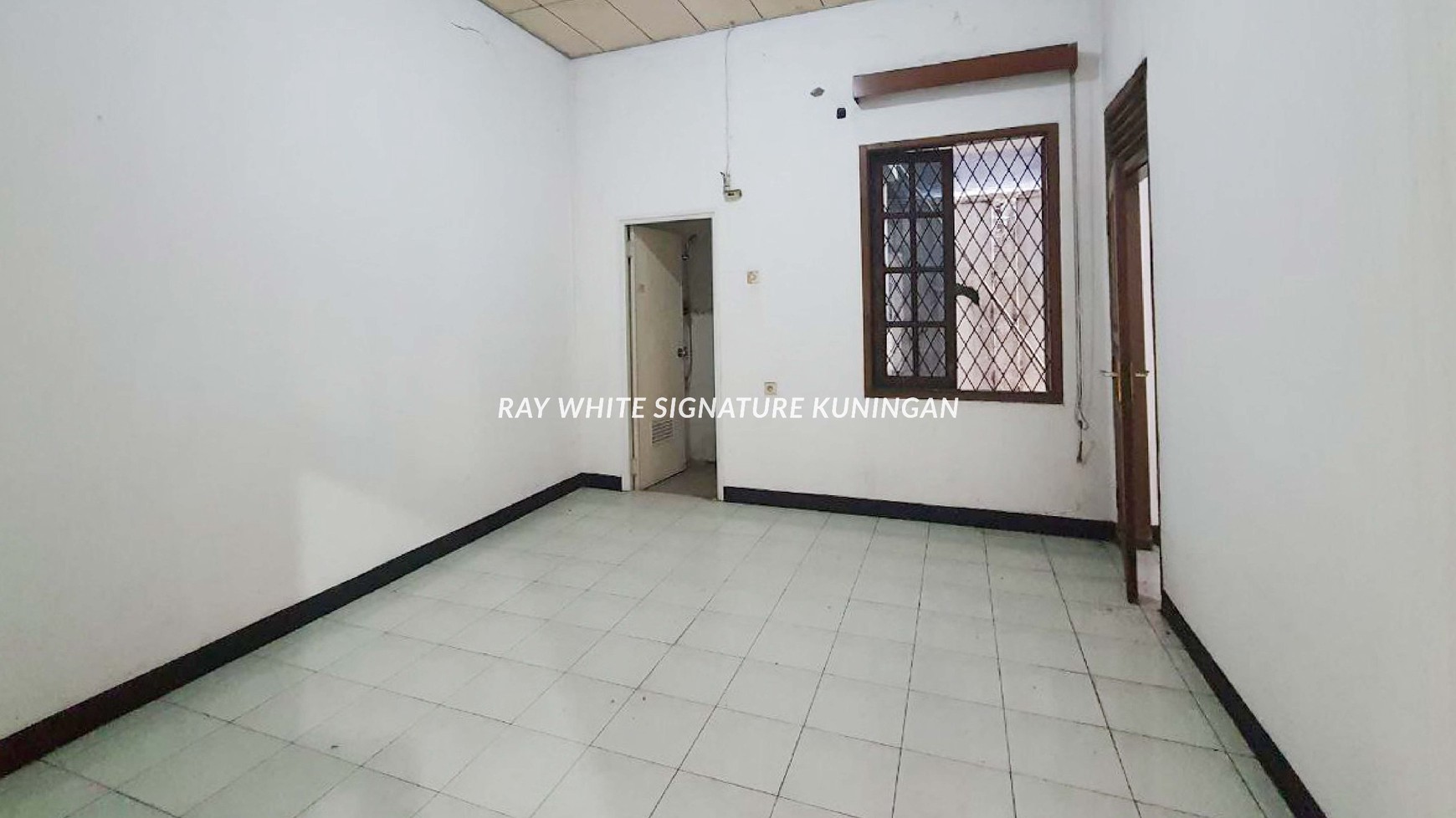 Dijual Rumah Nyaman dan Asri di Jatiwaringin Jakarta Timur