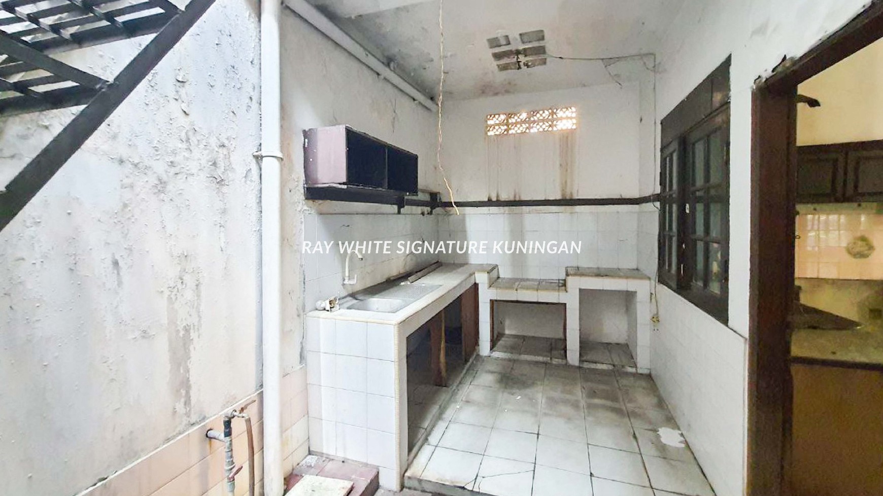 Dijual Rumah Nyaman dan Asri di Jatiwaringin Jakarta Timur