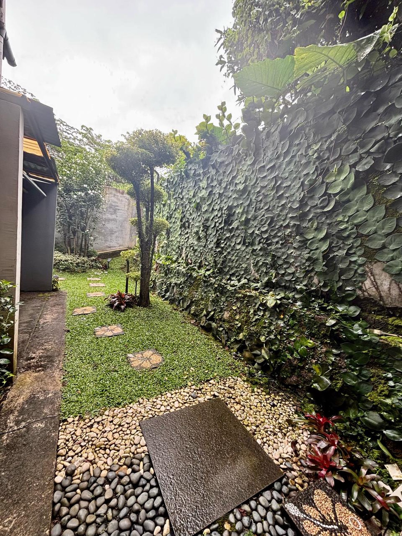 Rumah Nyaman Siap Huni Lokasi Strategis di Equator Sentul City