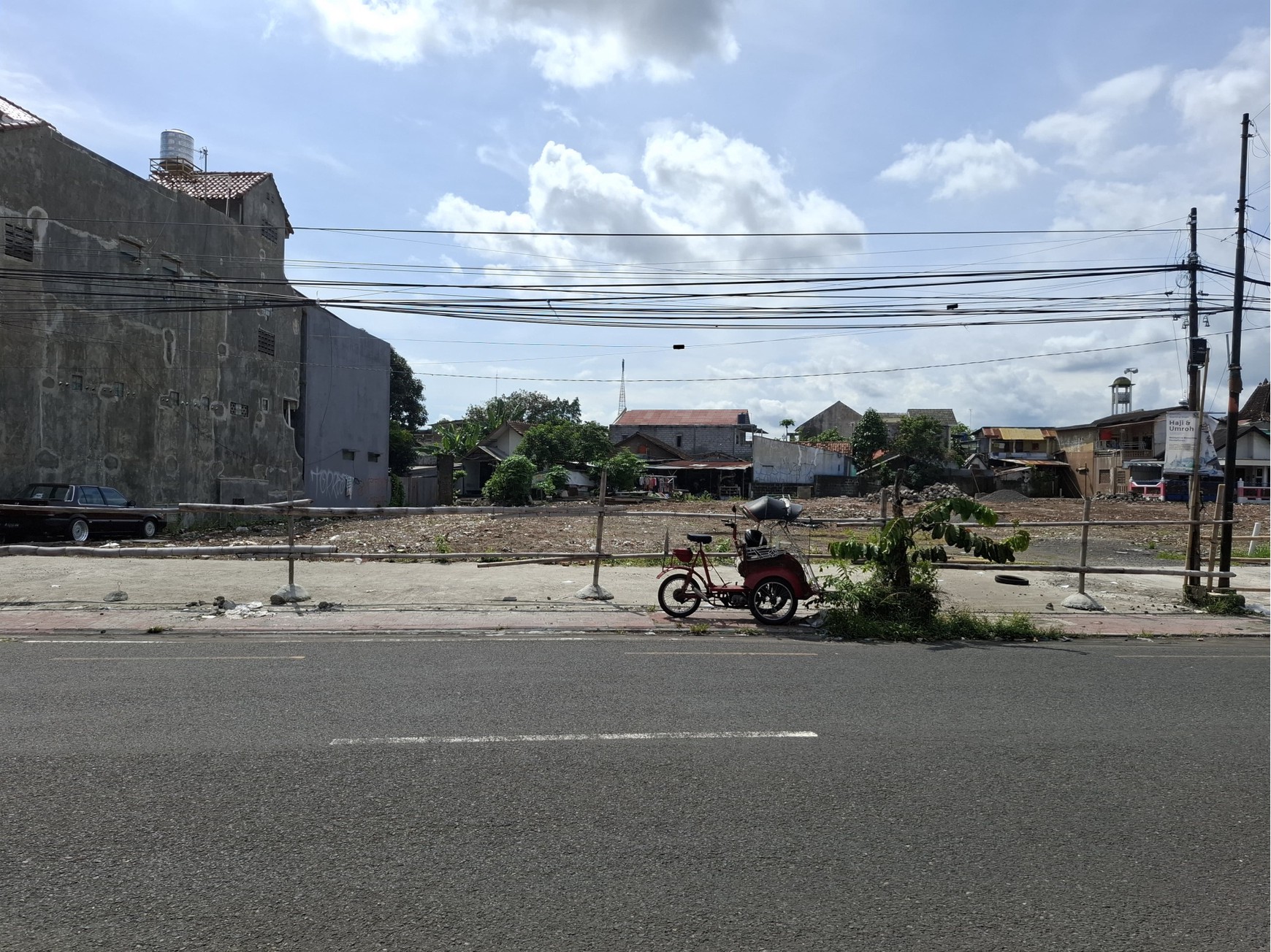 Tanah Luas 2300 Meter Persegi Lokasi Strategis di Jalan Monjali