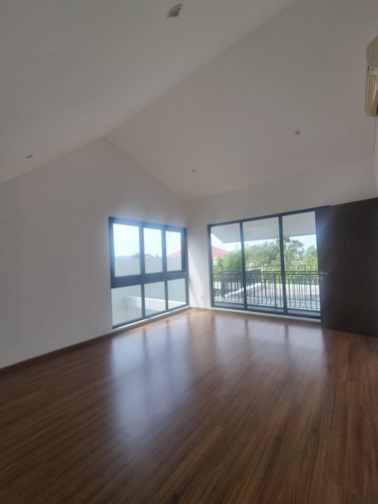 For Sale Very nice and cozy villa Resort House in the compound at Kemang, Jaksel