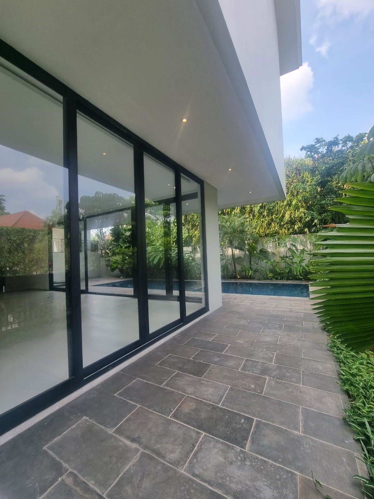 For Sale Very nice and cozy villa Resort House in the compound at Kemang, Jaksel