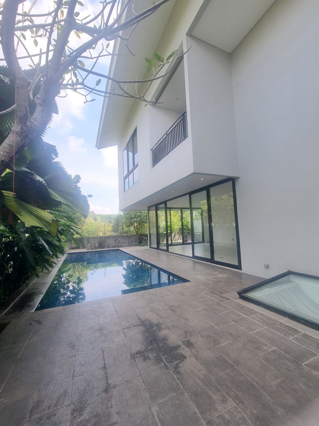For Sale Very nice and cozy villa Resort House in the compound at Kemang, Jaksel