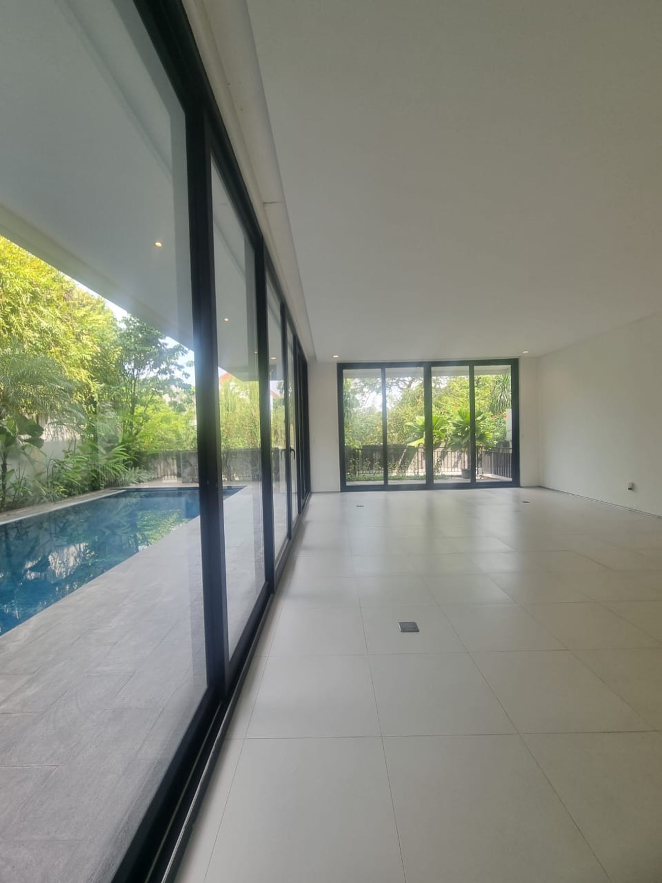 For Sale Very nice and cozy villa Resort House in the compound at Kemang, Jaksel
