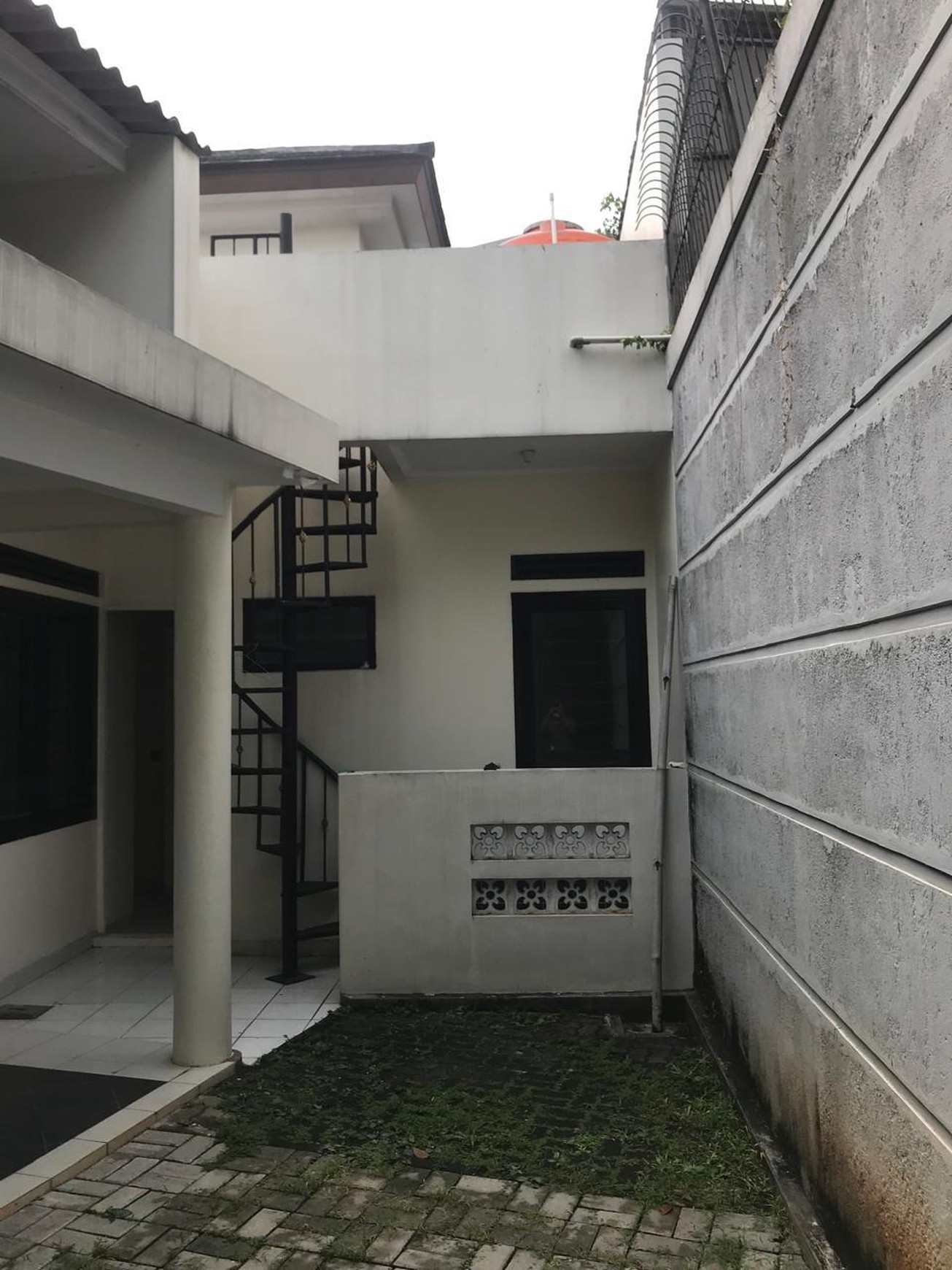 Rumah di PUSPITA LOKA BSD City 