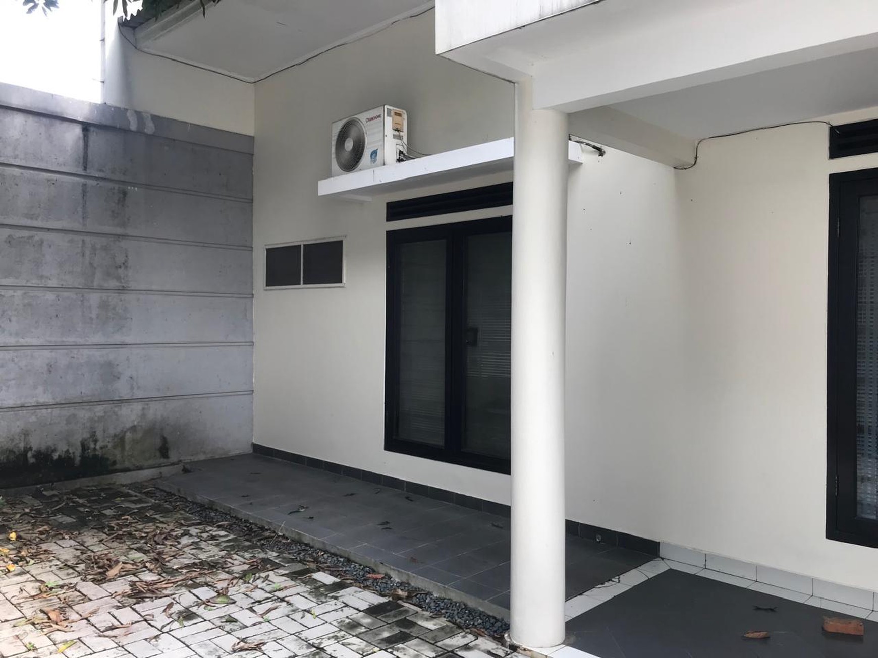 Rumah di PUSPITA LOKA BSD City 