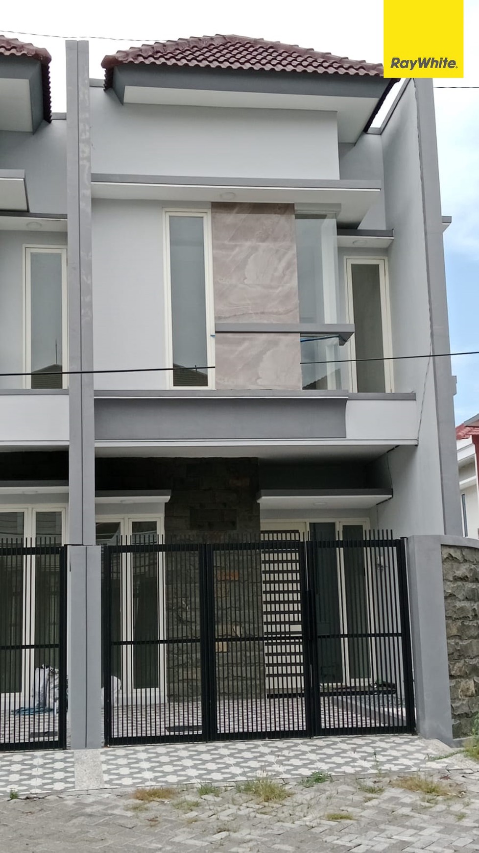 Dijual Rumah 2 lantai di Sutorejo Utara Surabaya