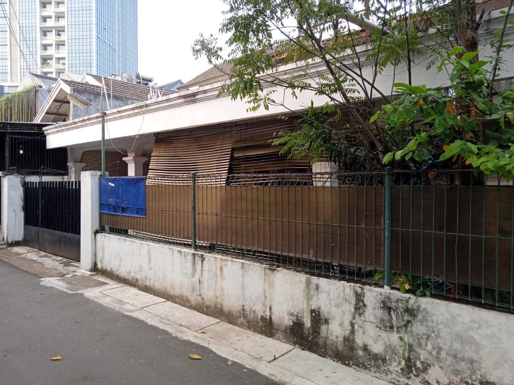 Turun Harga Rumah 2 Lantai di Jl Radio, Kebayoran Baru, Jakarta Selatan.
