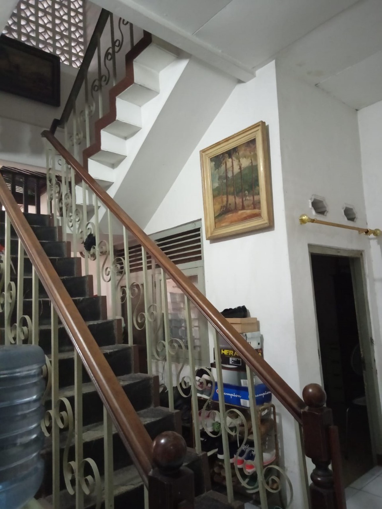 Turun Harga Rumah 2 Lantai di Jl Radio, Kebayoran Baru, Jakarta Selatan.