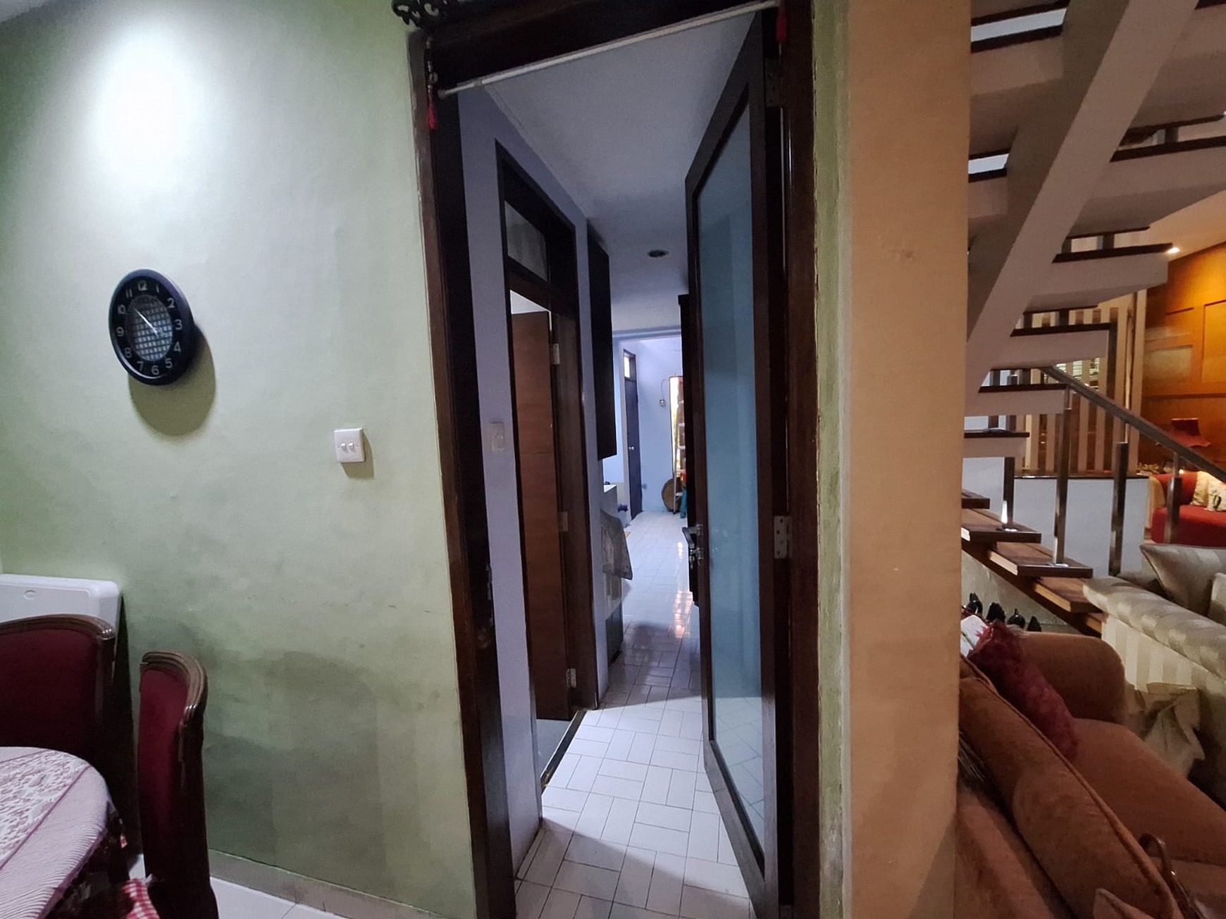 Rumah di Taman Bona Indah Jakarta Selatan. Lokasi Strategis ke area public