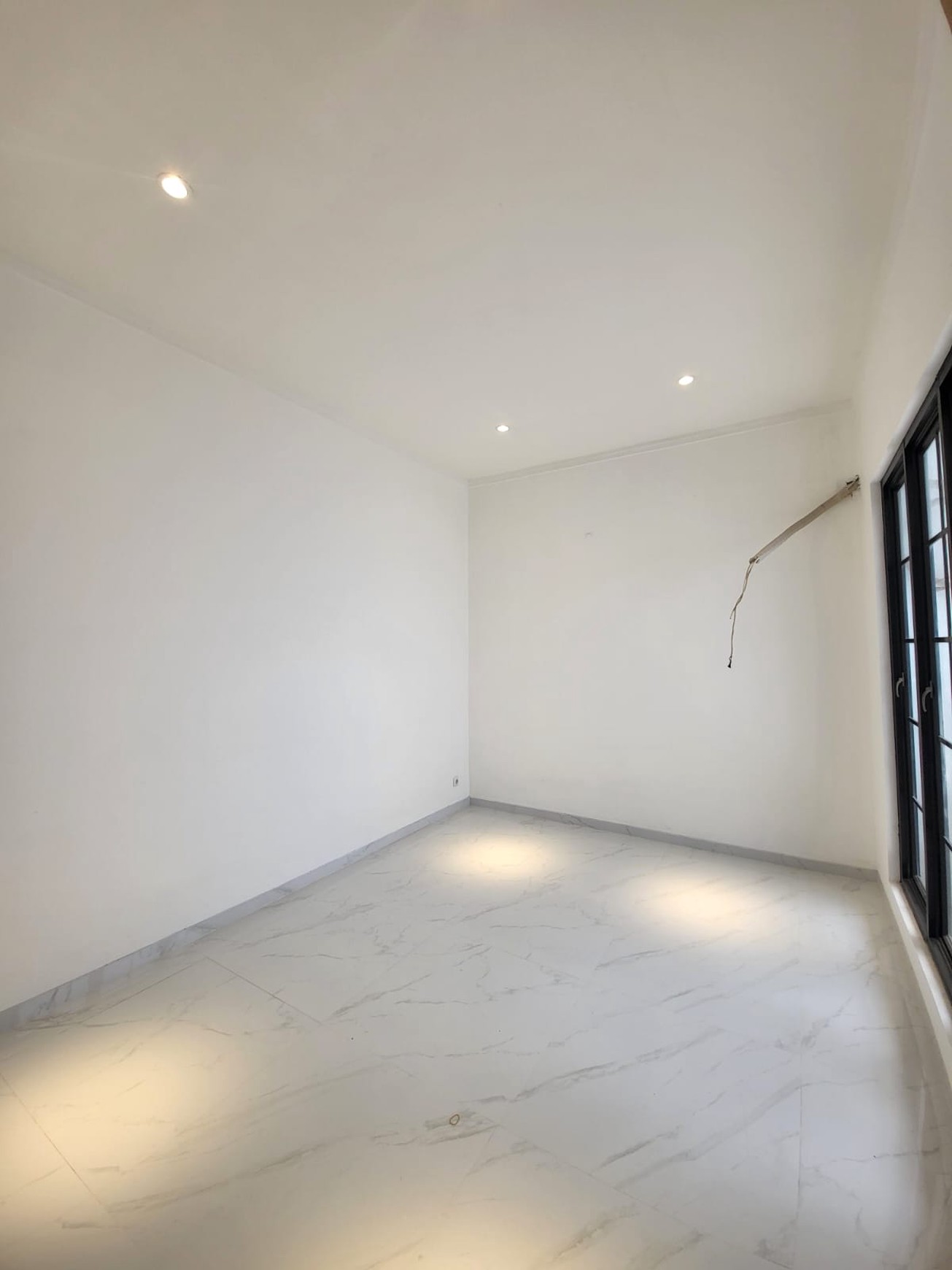 Rumah Brand New Minimalis Siap Huni Emerald Bintaro